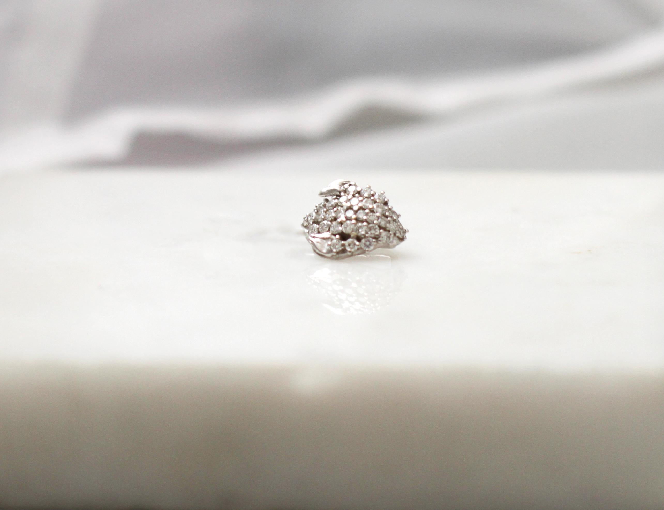 Zeitgenössische Clip-Ohrringe aus Roségold mit Saphiren und zweiundsechzig Diamanten im Angebot 6