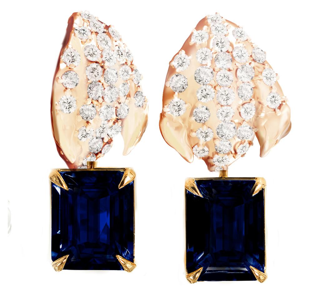 This contemporary Peony Petal clip-on earrings are in 18 karat rose gold with 62 round natural diamonds, VS, F-G, and sapphire, octagon cut, 4,5 carats in total. The sculptural design adds the extra highlights to the surface of the gold. The