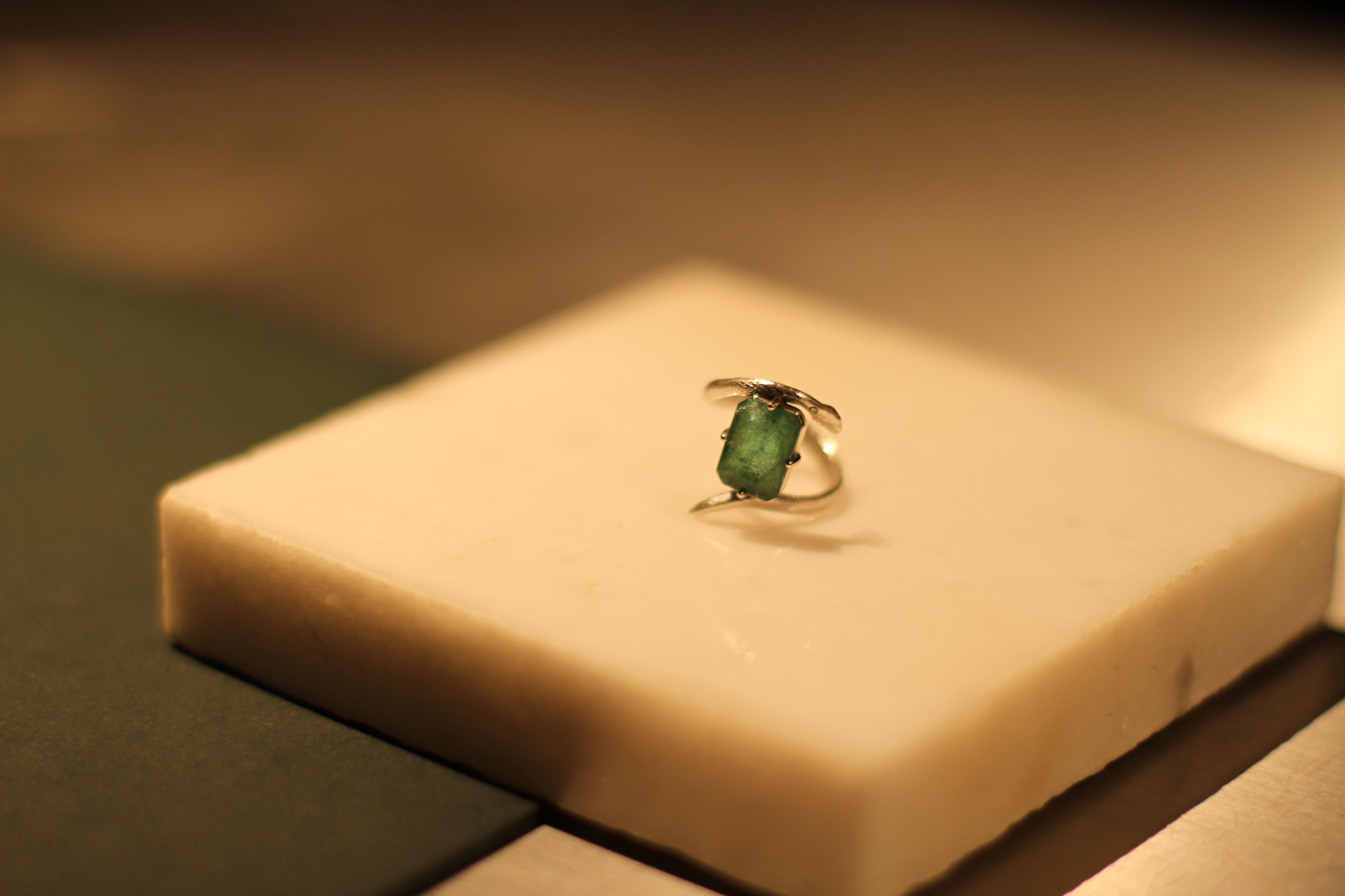 Rose Gold Italian Style Cocktail Ring with Natural Green Tourmaline For Sale 5