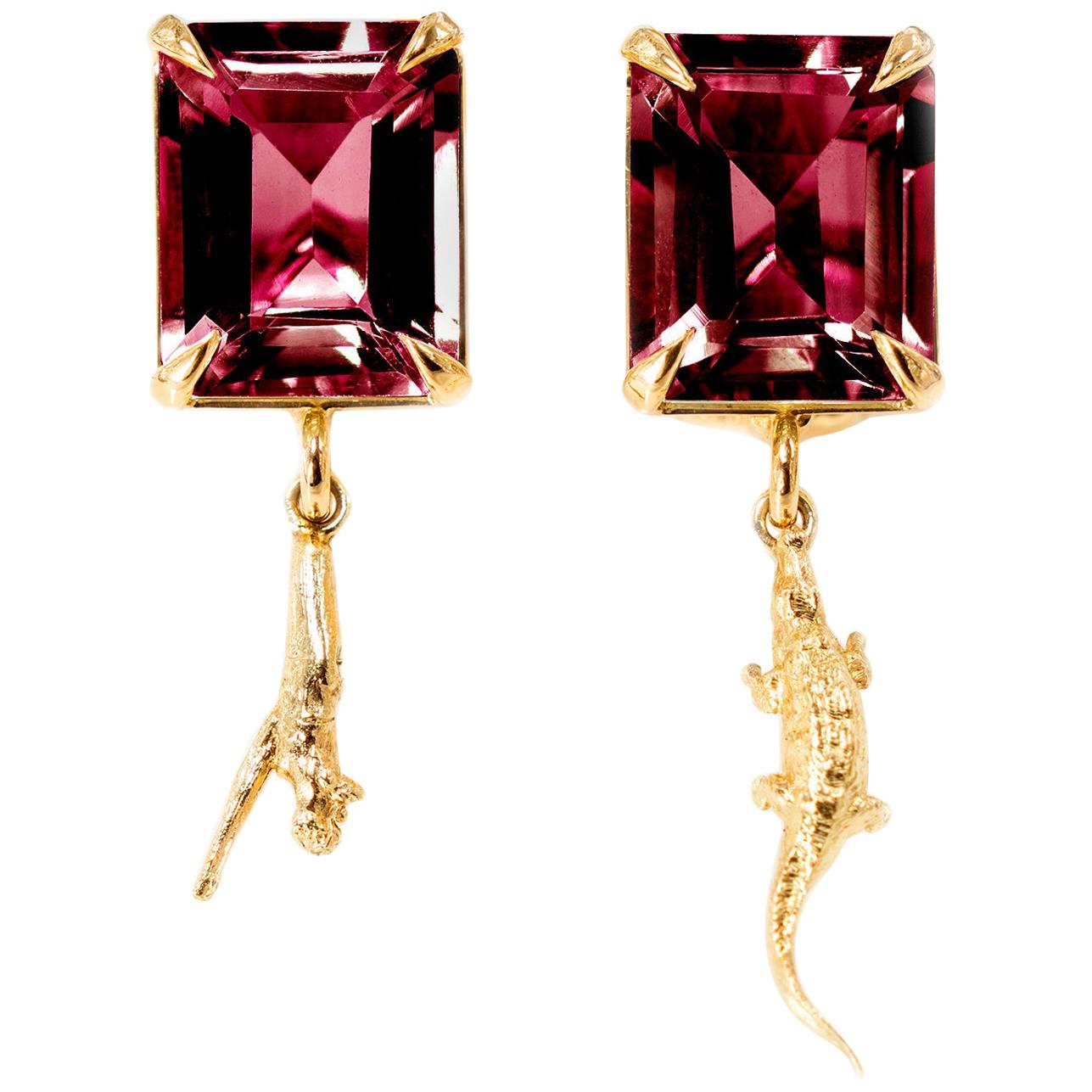 Boucles d'oreilles contemporaines en or rose dix-huit carats avec grenats rhodolite en vente