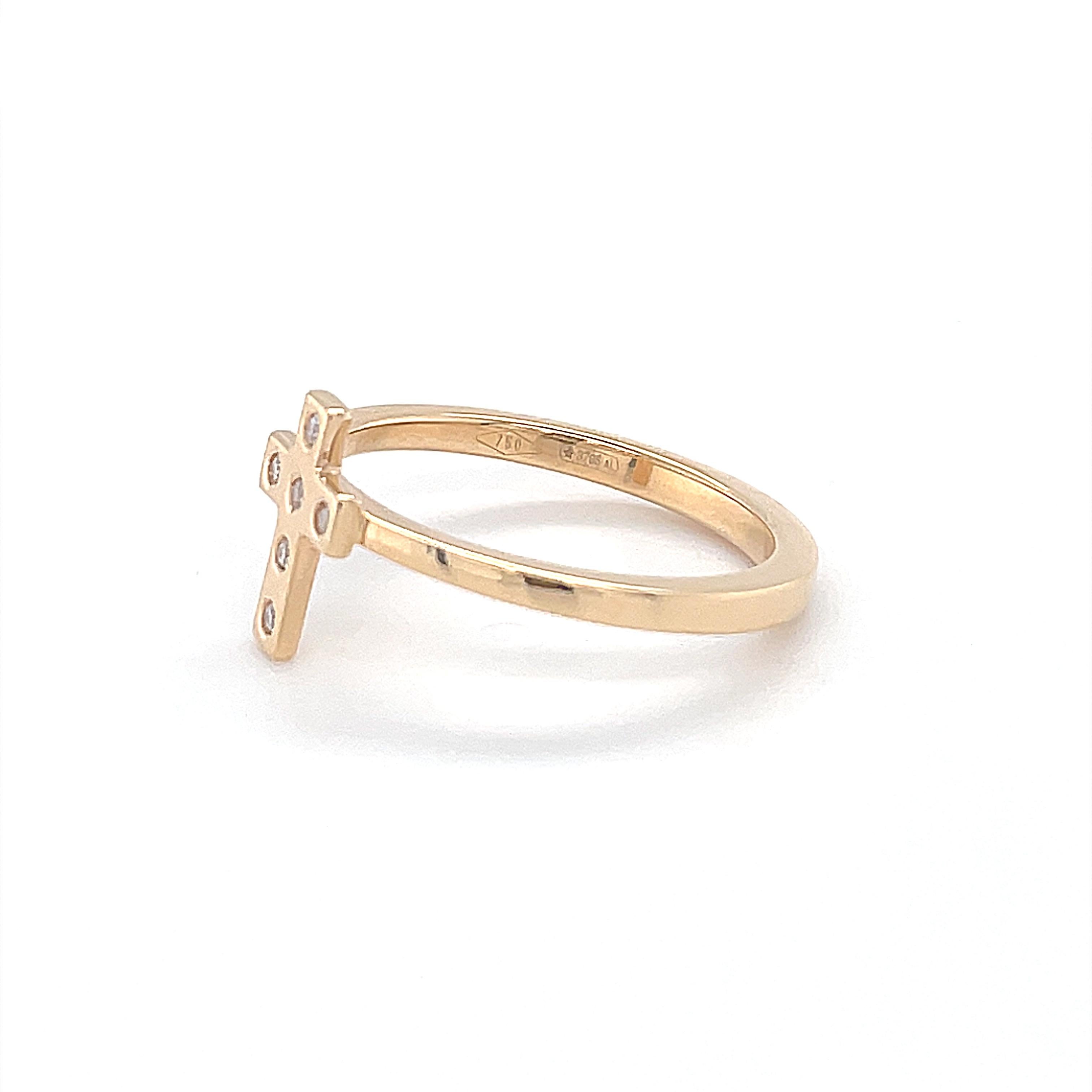 Round Cut 18 Karat Rose Gold Cross Diamond Fashion Ring For Sale