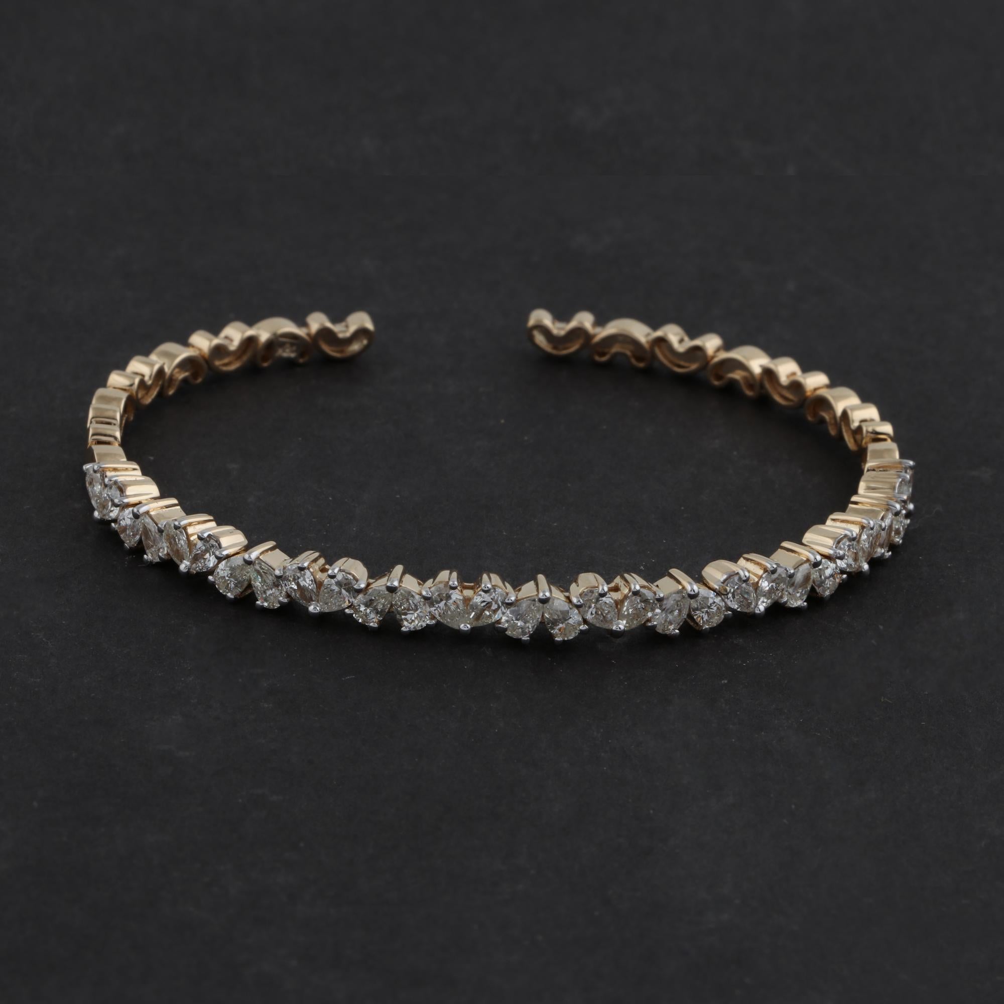18 Karat Yellow Gold Cuff Bangle SI Clarity HI Color Diamond Handmade Bracelet In New Condition For Sale In Diera, Dubai