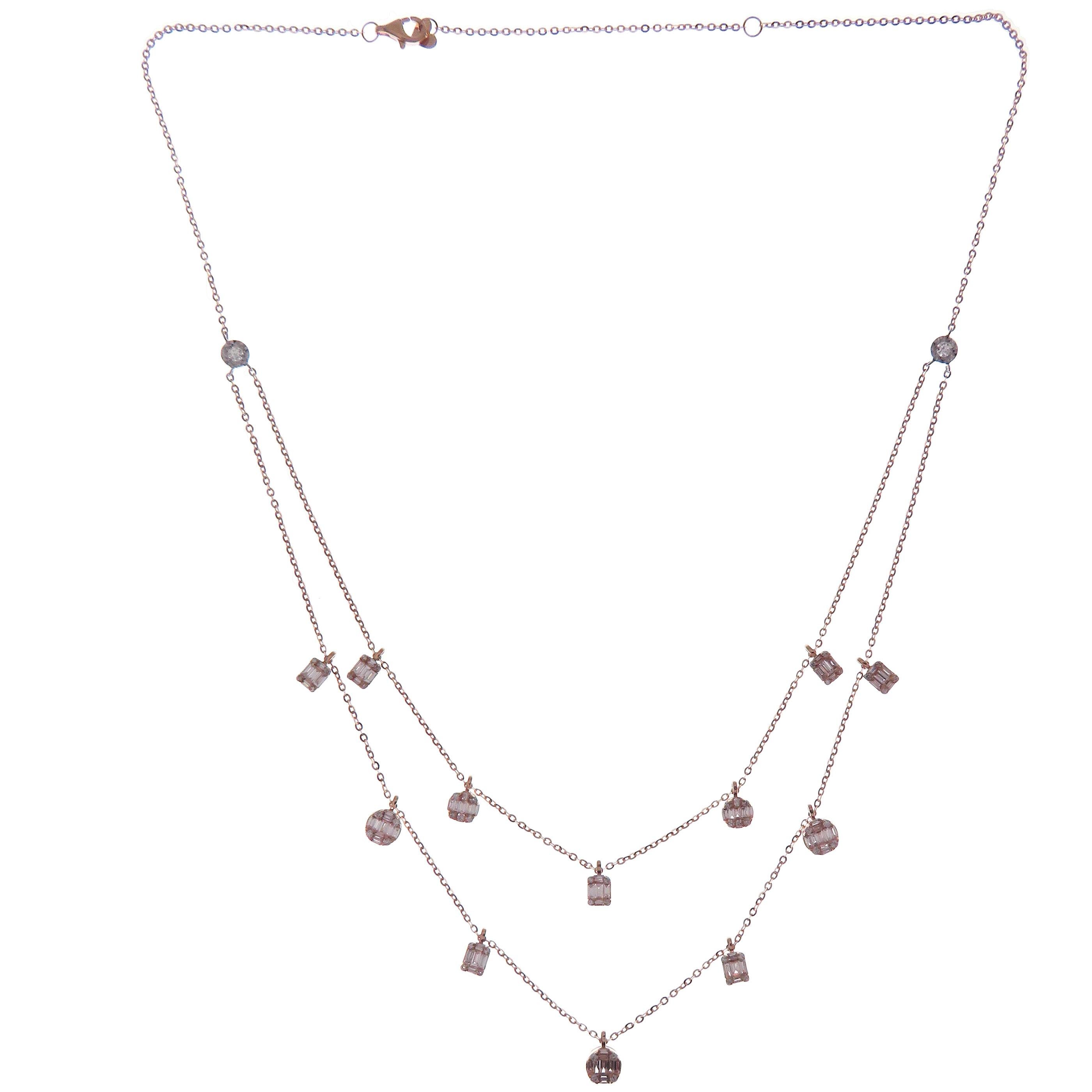 Diese zarte doppelreihige Halskette ist aus 18 Karat Roségold gefertigt und besteht aus weißen Diamanten in SI-H-Qualität mit einem Gesamtgewicht von etwa 1,35 Karat. 
18 Karat Weißgold und Gelbgold sind auf Anfrage ebenfalls erhältlich.

Halskette