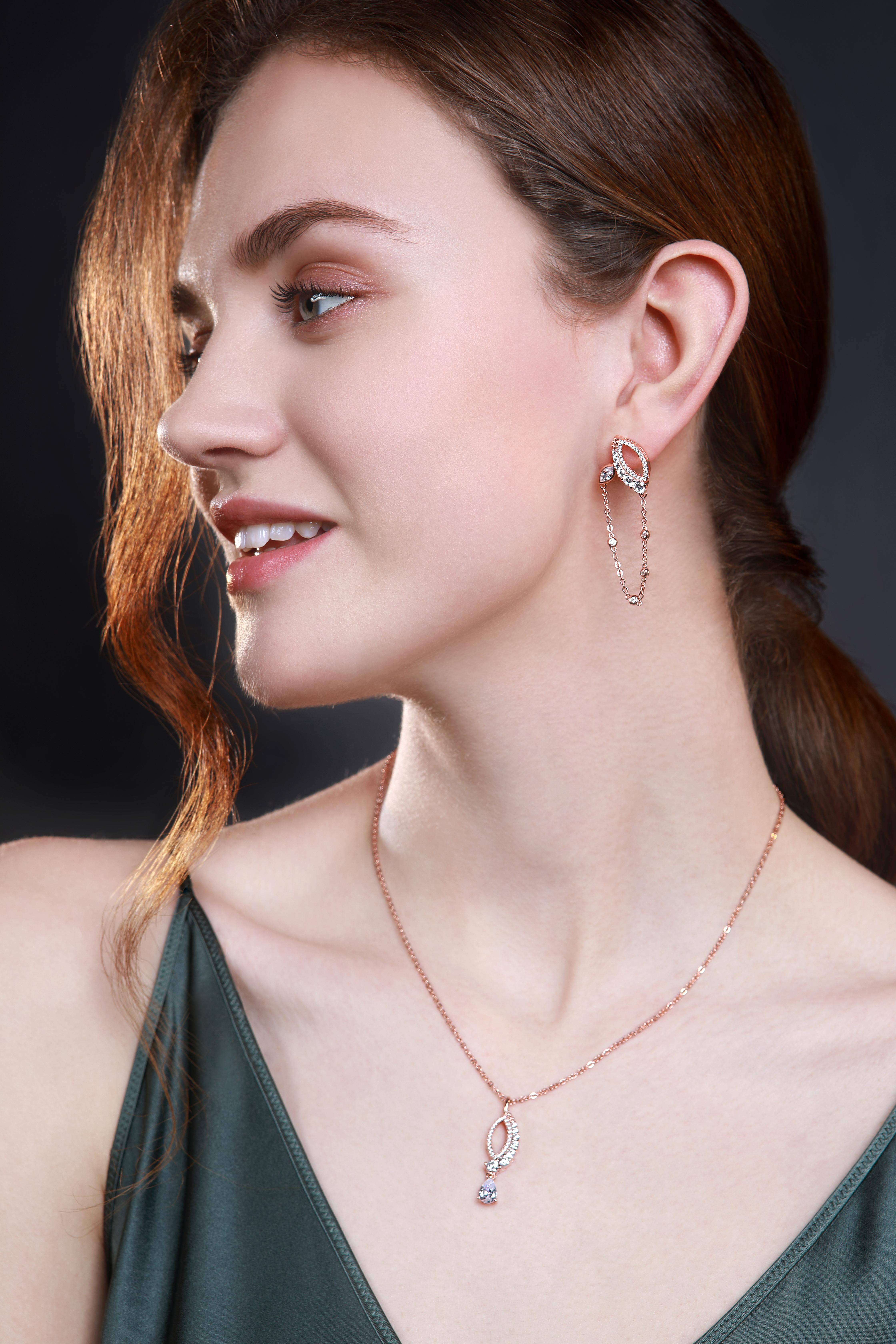 18 Karat Roségold Diamant-Kette-Blatt-Ohrringe (Zeitgenössisch) im Angebot
