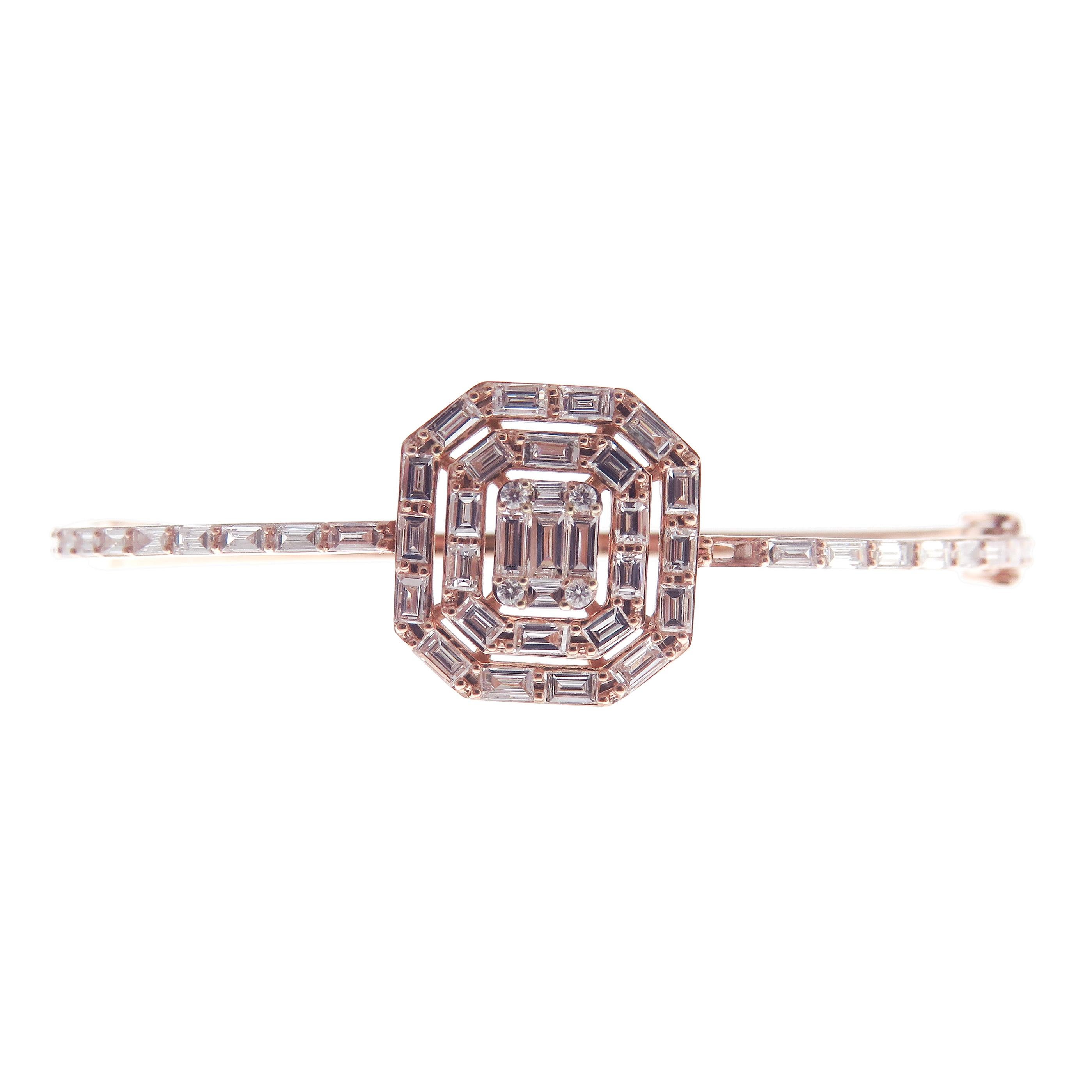 Bracelet jonc délicat en or rose 18 carats avec diamants et baguettes Neuf - En vente à Los Angeles, CA