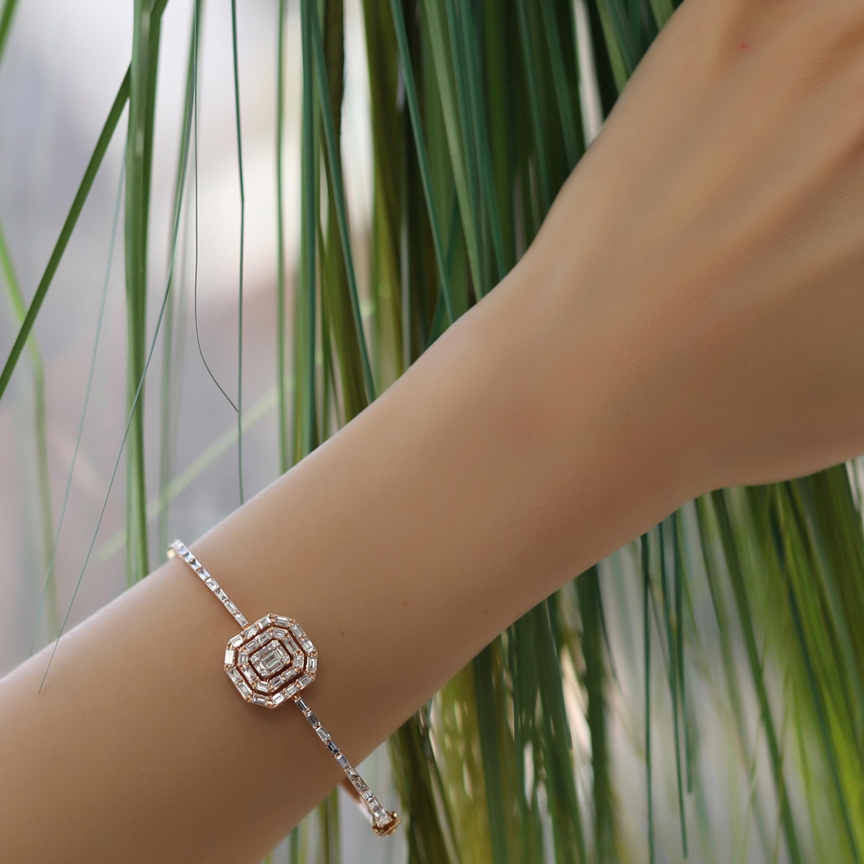Bracelet jonc délicat en or rose 18 carats avec diamants et baguettes Unisexe en vente
