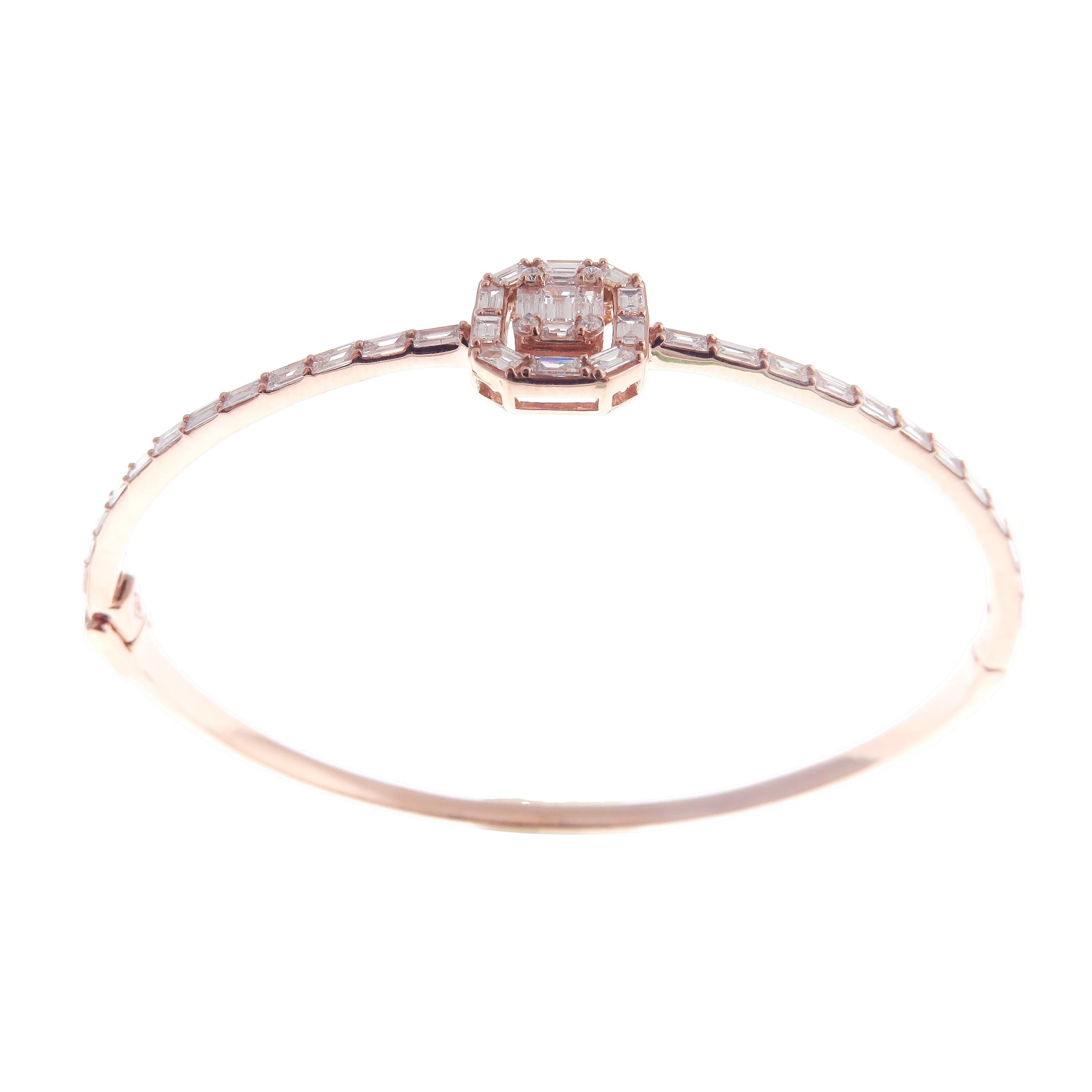 Taille baguette Bracelet jonc carré délicat en or rose 18 carats avec diamants et baguettes en vente