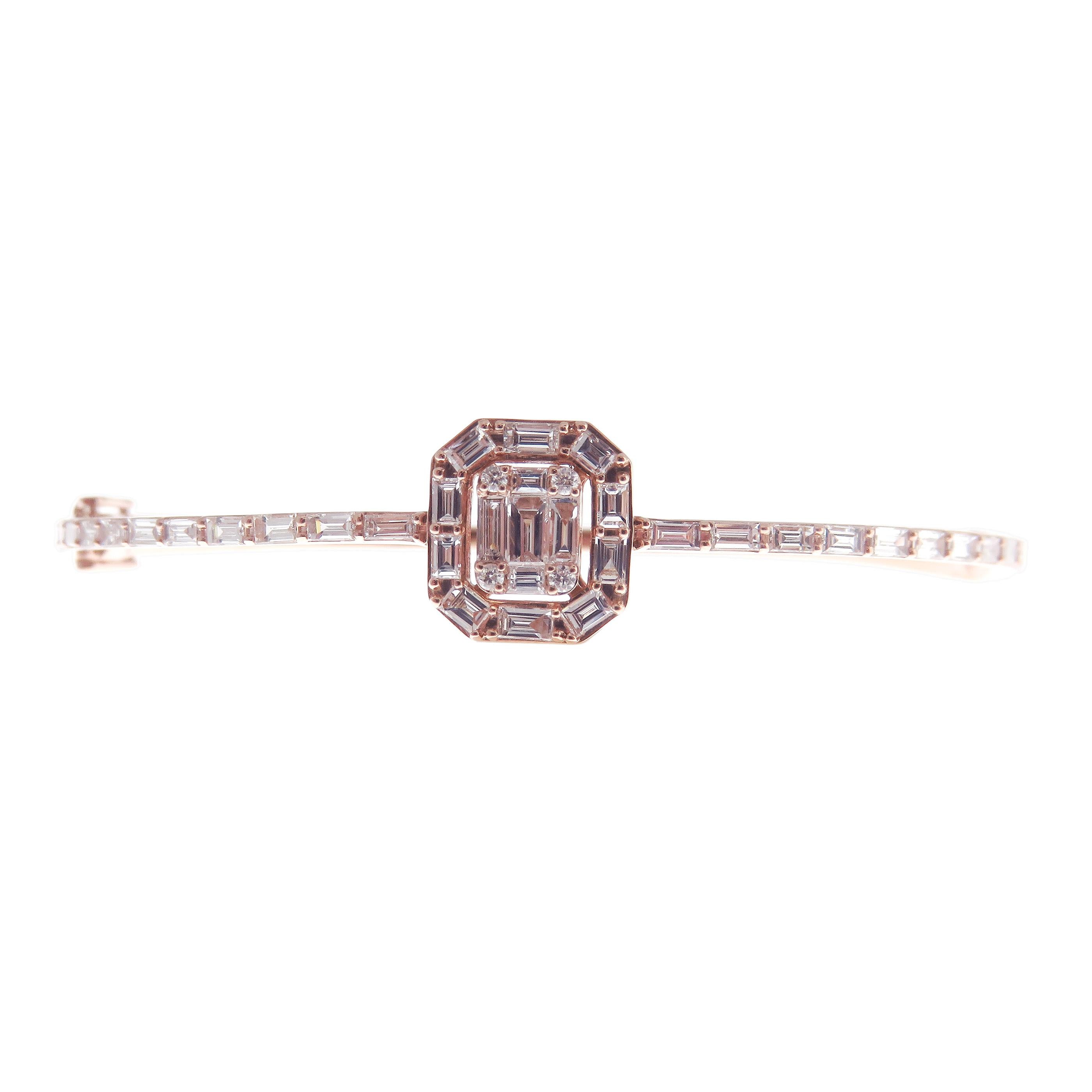 Bracelet jonc carré délicat en or rose 18 carats avec diamants et baguettes Neuf - En vente à Los Angeles, CA