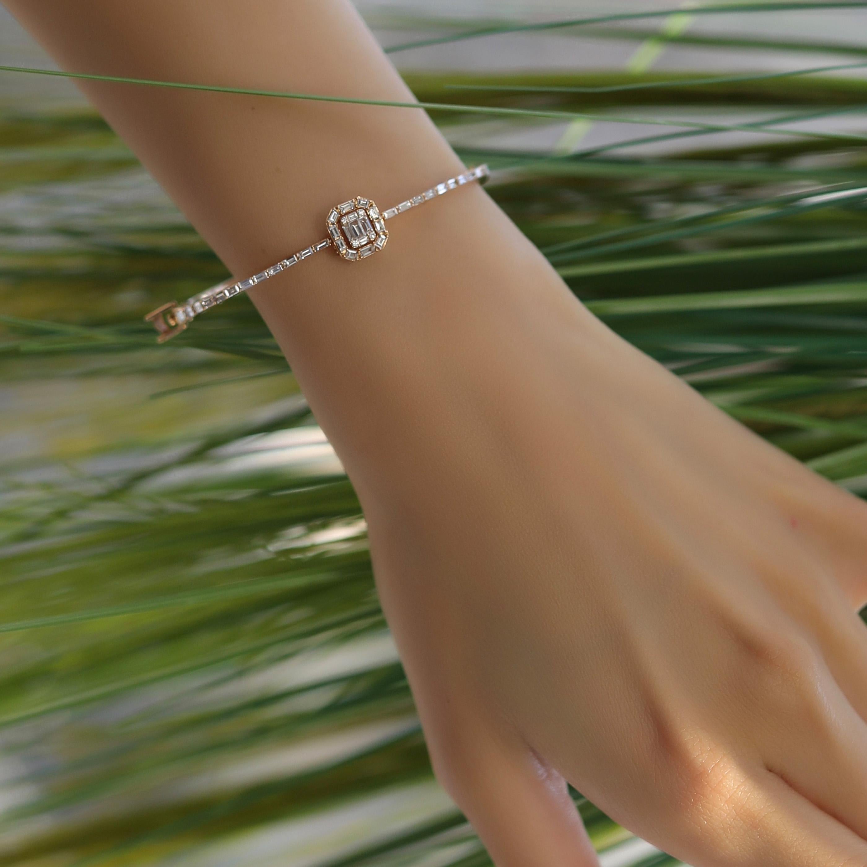 Bracelet jonc carré délicat en or rose 18 carats avec diamants et baguettes Unisexe en vente