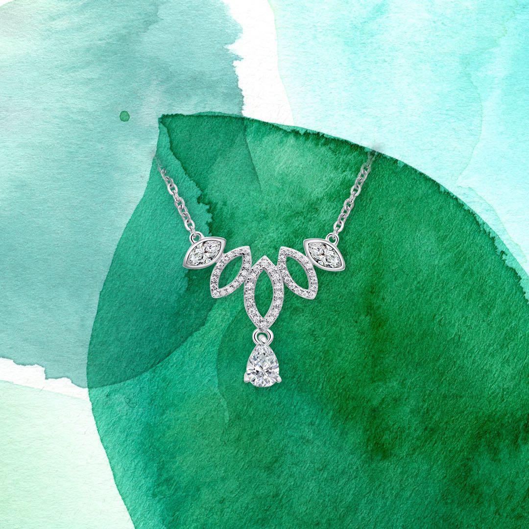 18 Karat Rose Gold Diamond Dew Drop Necklace For Sale 2