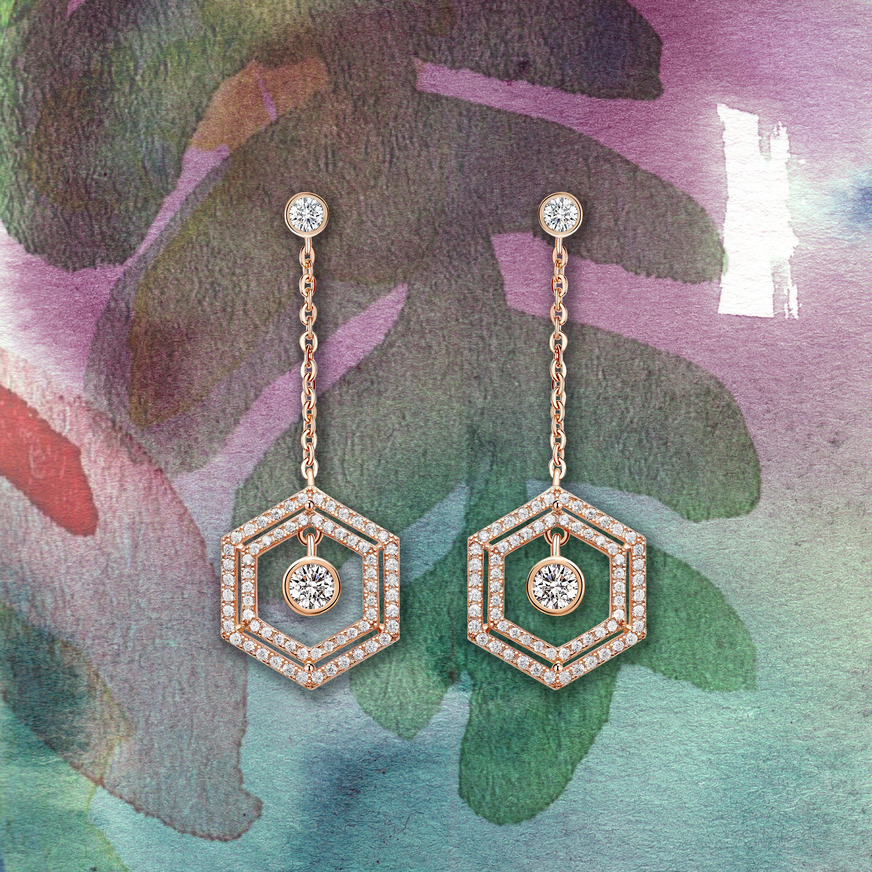 Taille ronde Boucles d'oreilles en or rose 18 carats avec double halo de diamants en vente