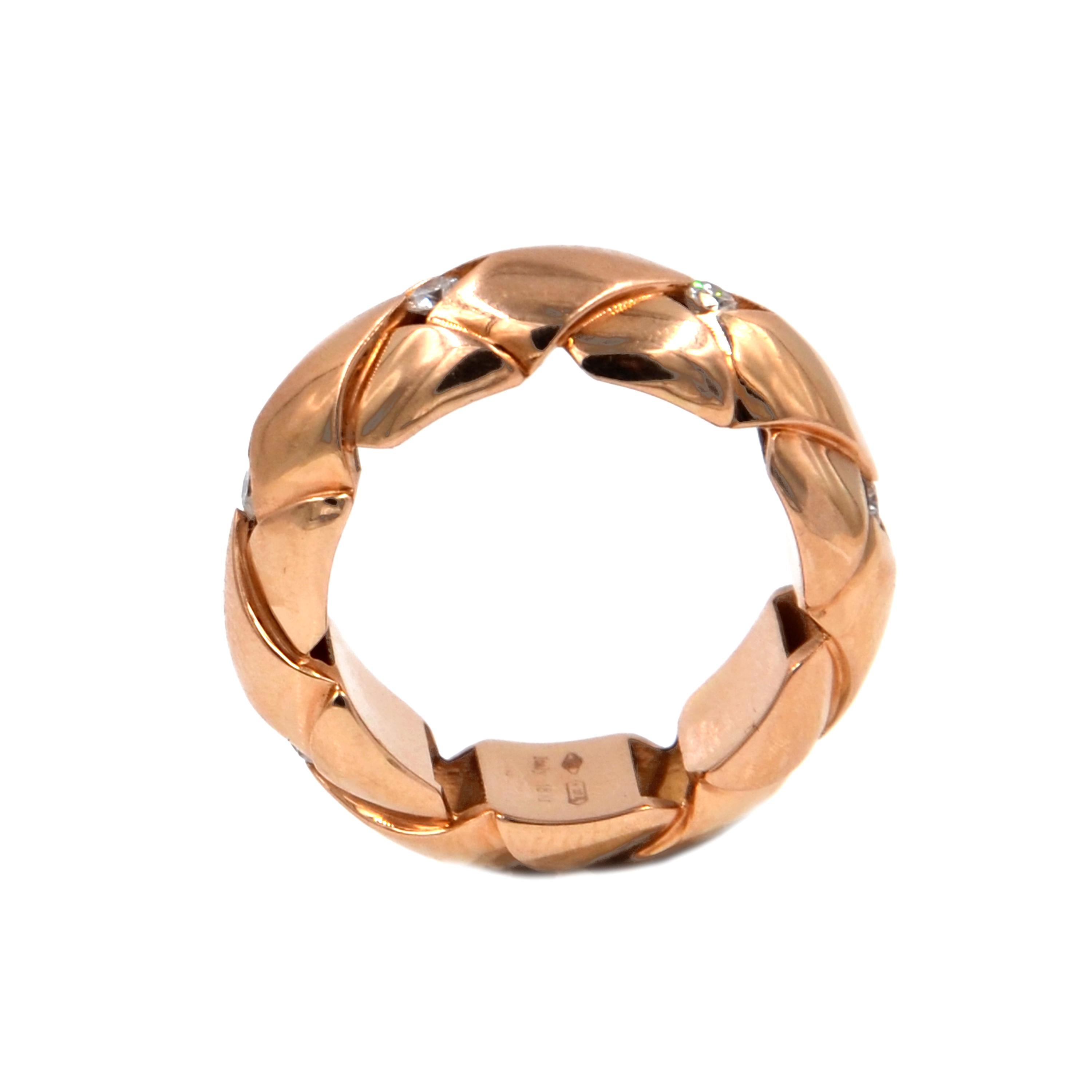 Round Cut 18 Karat Rose Gold Diamond Garavelli Ring