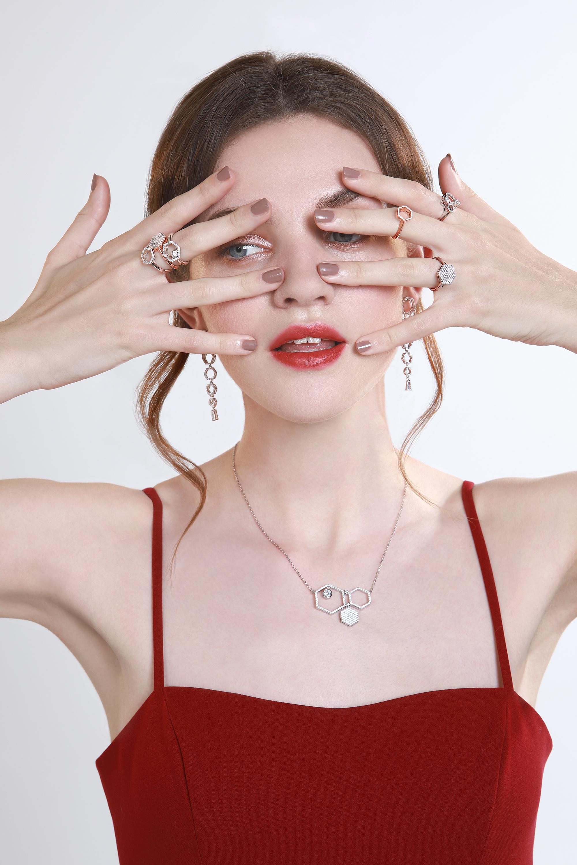 18 Karat Roségold Diamant Halo-Tropfen-Ohrringe (Zeitgenössisch) im Angebot