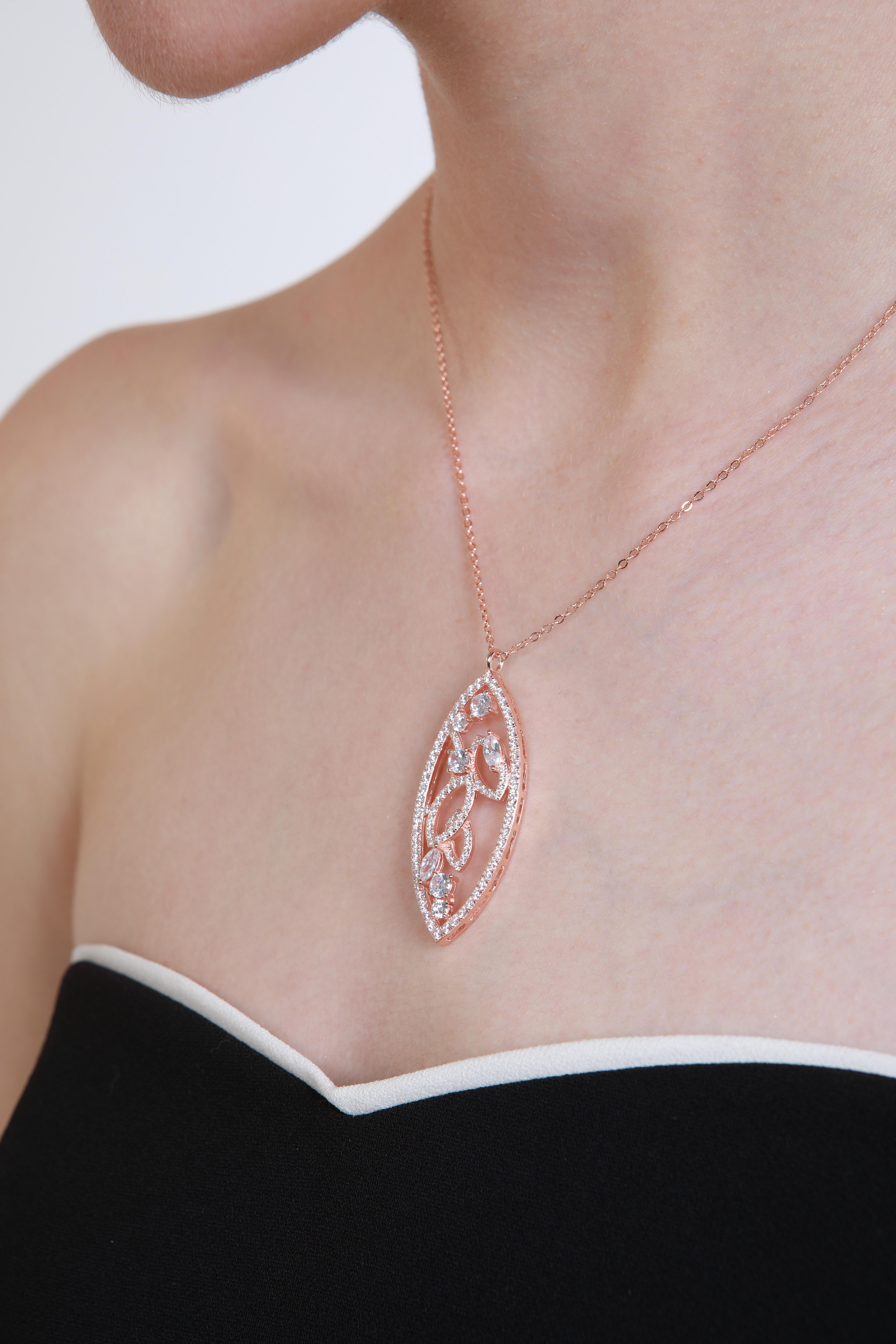 Contemporary 18 Karat Rose Gold Diamond Lattice Pendant Necklace For Sale