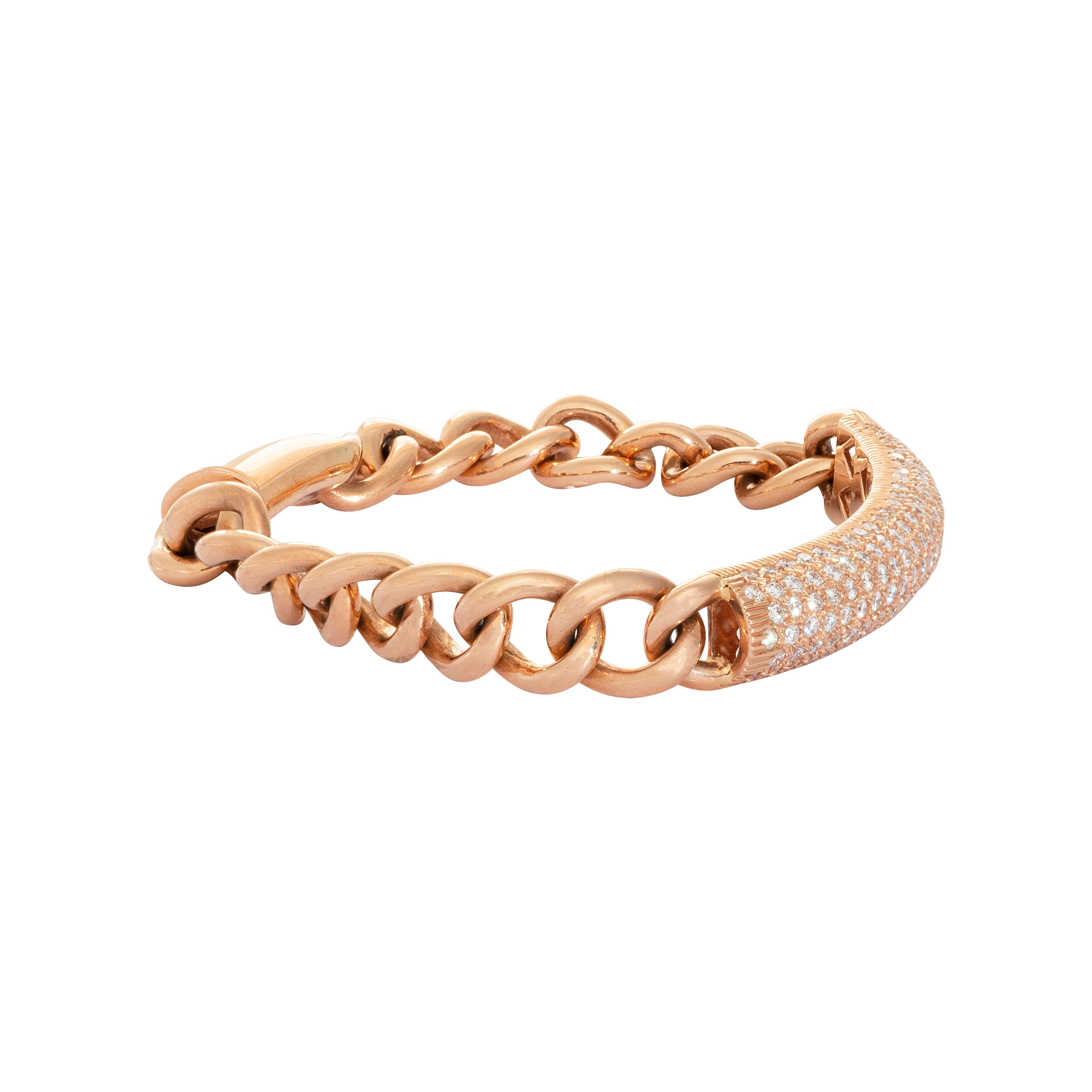 18 Karat Rose Gold Diamond Link Bracelet

This gorgeous uni-sex bracelet set in 18 Karat rose gold and studded with diamonds (VVS-VS Purity) is ideal for evening wear 

Diamonds - 3.72cts
18 Karat Gold - 57.956gms 