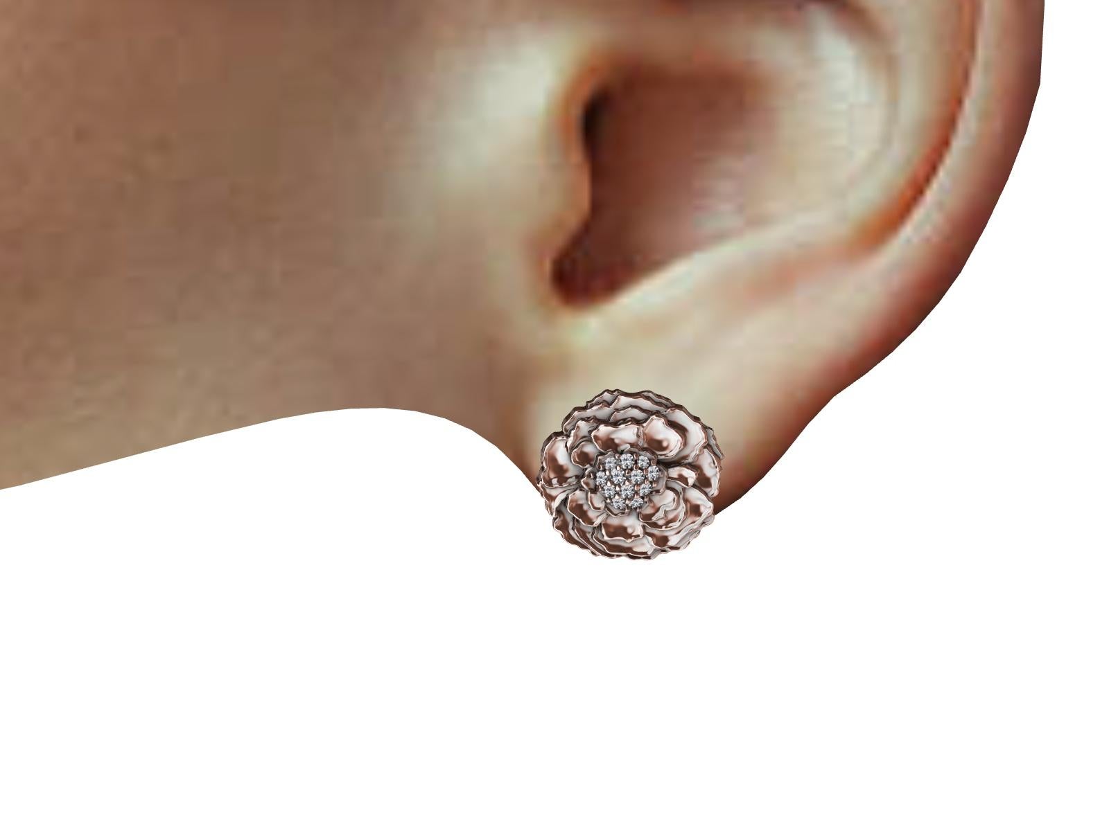 boucles d'oreilles en or rose 18 carats avec diamants, les pétales de la fleur de souci. D'un de mes dessins imprimé en typographie.  5/8e de pouce x 7/16e de pouce  ou 14-15 mm de diamètre. diamants de 0,281 carat de poids, G, SI1.
Fabriqué sur