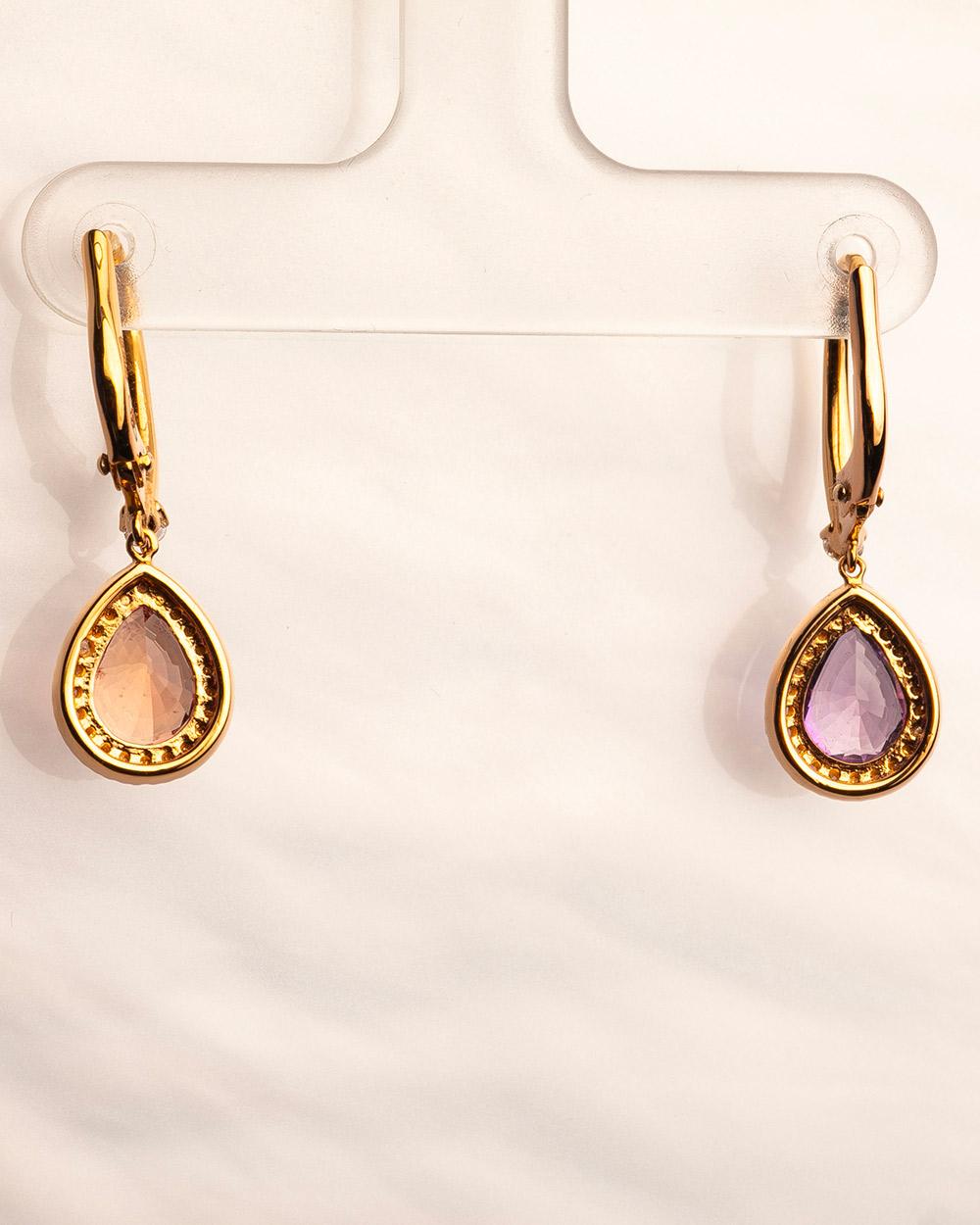 18 Karat Roségold Diamant-Saphir-Tropfen-Ohrringe Damen im Angebot