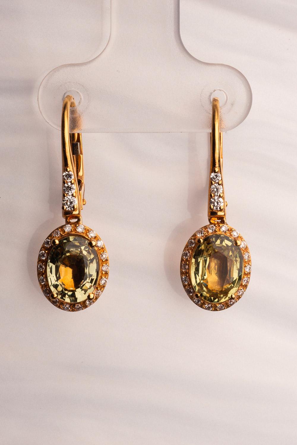 Contemporary 18 Karat Rose Gold Diamond Sapphire Drop Earrings For Sale
