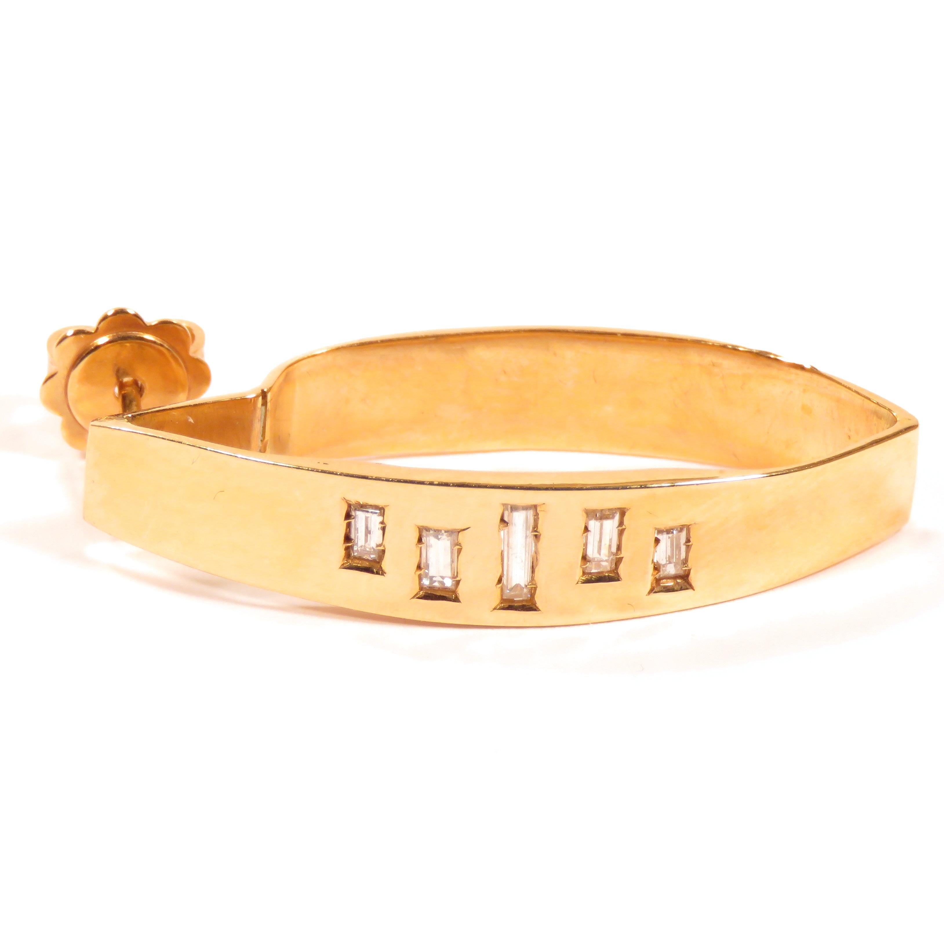 Taille baguette Boucles d'oreilles en or rose 18 carats et diamants, fabriquées à la main en Italie en vente