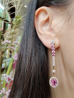 Orecchini in oro rosa 18 carati con zaffiro rosa e diamanti