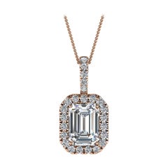 Pendentif en or rose 18 carats avec halo d'émeraudes et diamants de 3/4 carats