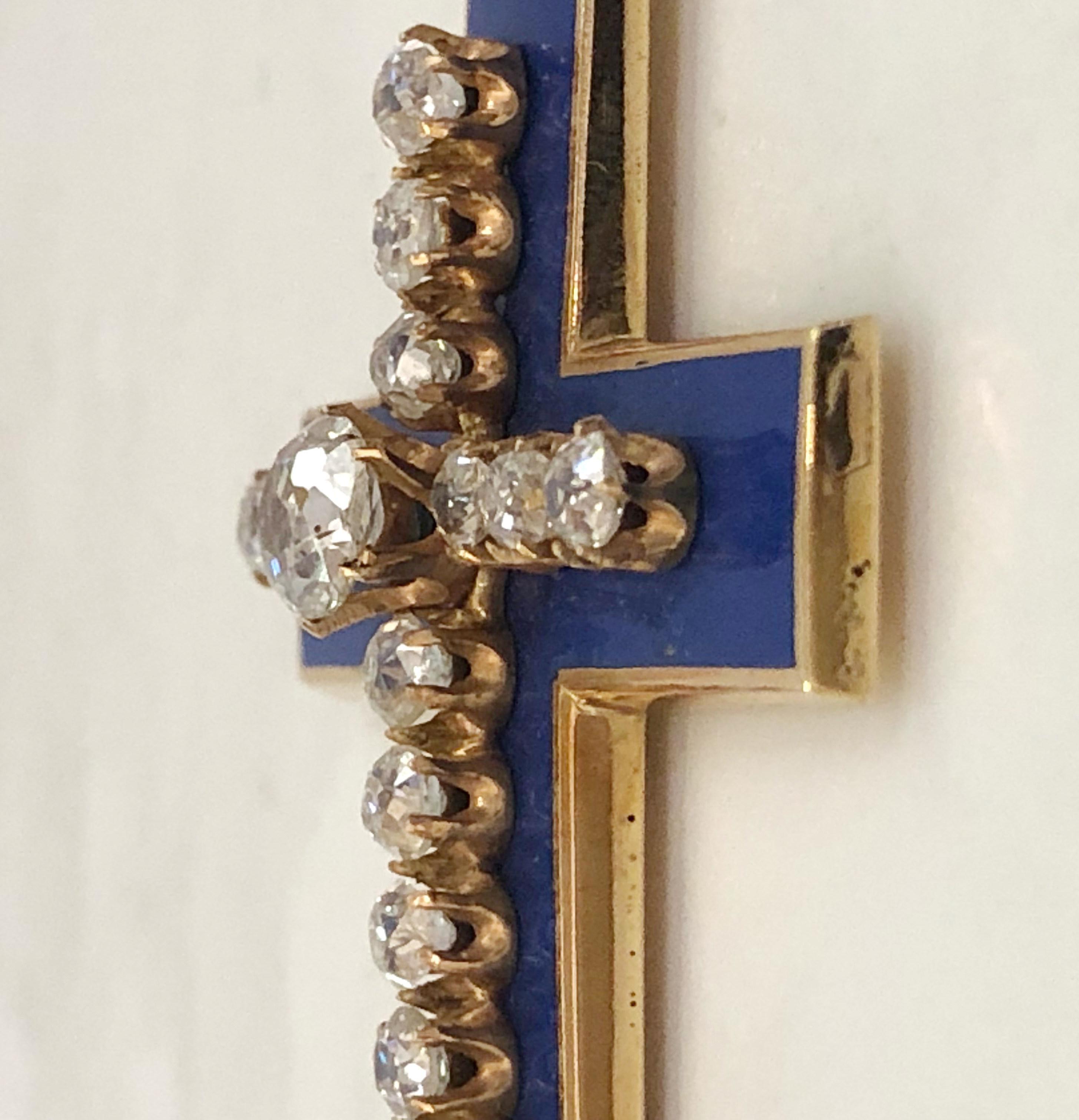 Pendentif croix en or rose 18 carats, émail et diamants Unisexe en vente