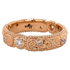 18 Karat Rose Gold Filigree Pattern Band with Champagne Diamonds