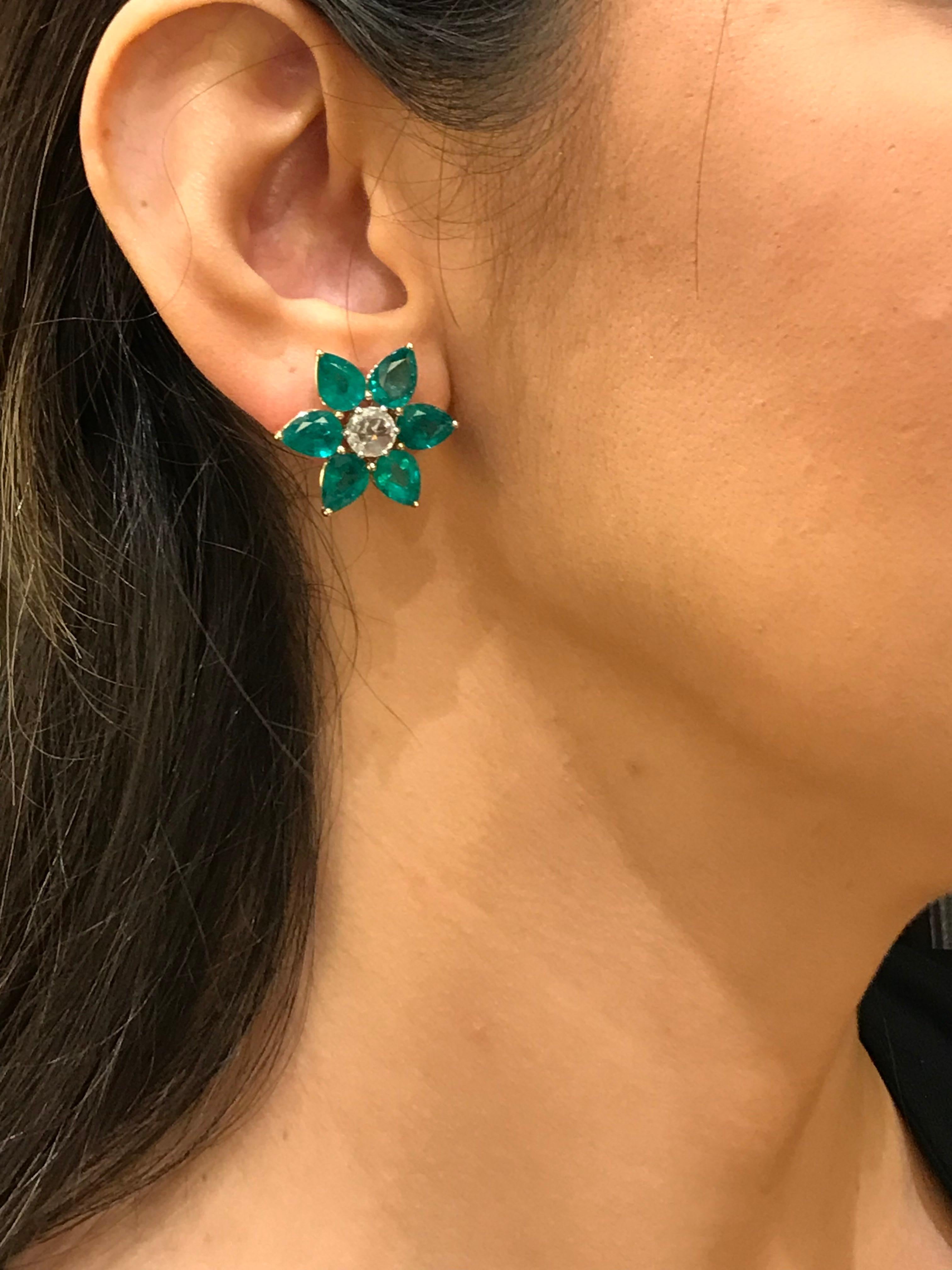 Contemporary 18 Karat Rose Gold Floral Rose-Cut Diamond Emerald Stud Earring For Sale