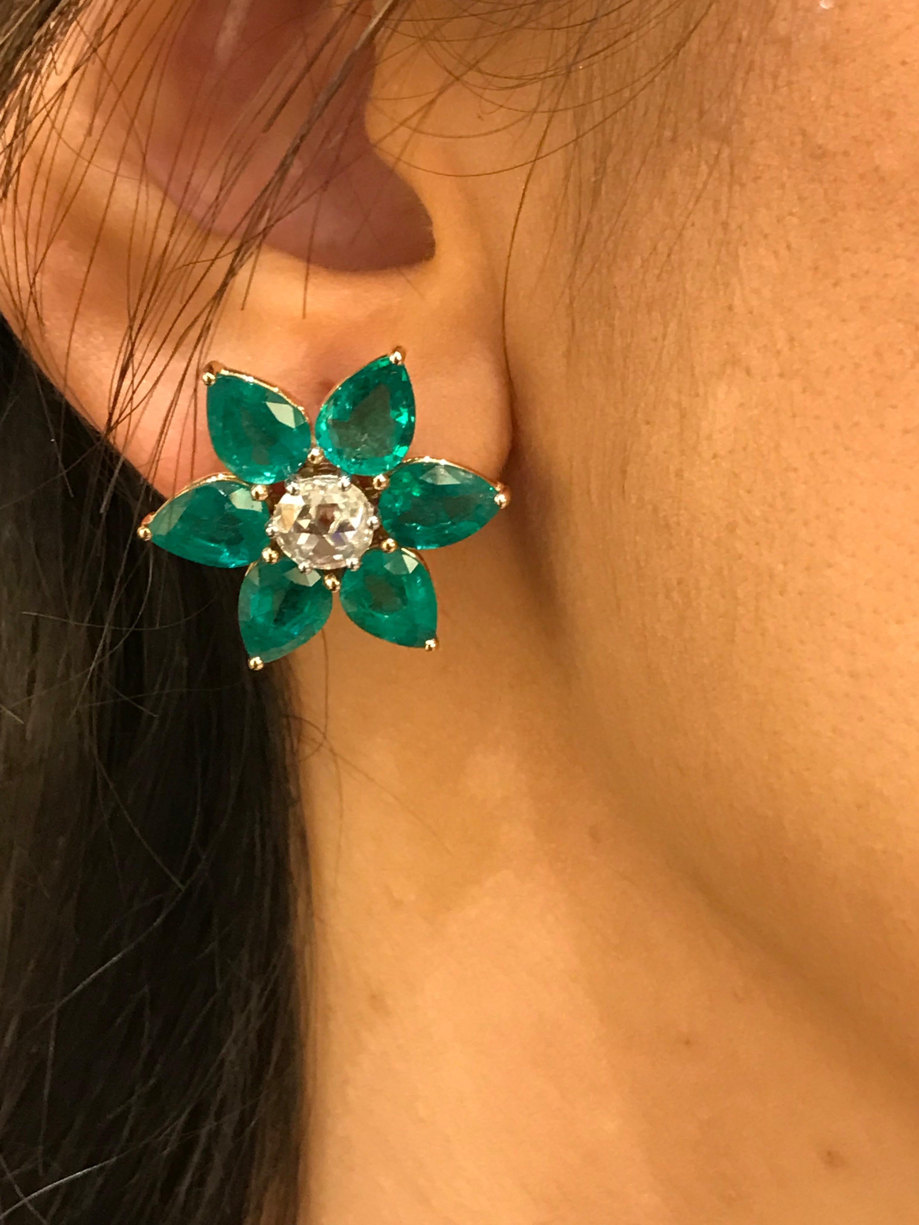 Pear Cut 18 Karat Rose Gold Floral Rose-Cut Diamond Emerald Stud Earring For Sale