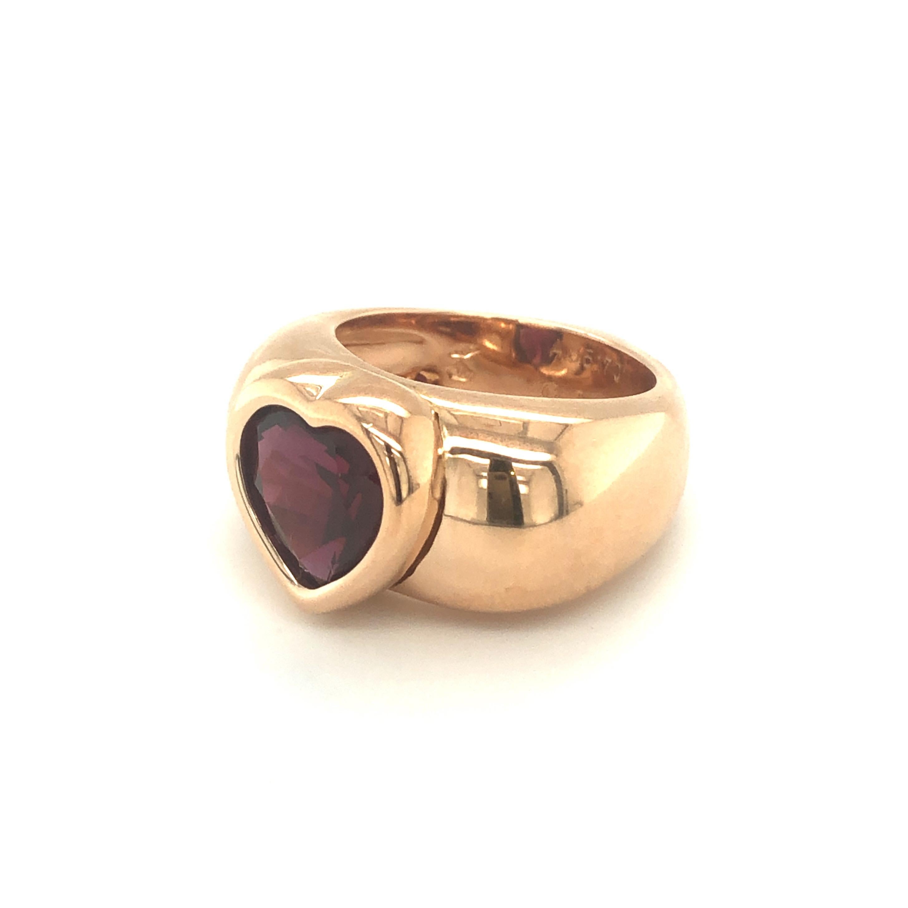Contemporary 18 Karat Rose Gold Garnet Heart Ring by Piaget