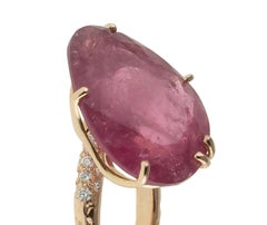 18 Karat Rose Gold Gr. 6.30, Diamond Carat 0.31, Rubelite Carat 13.07, Ring