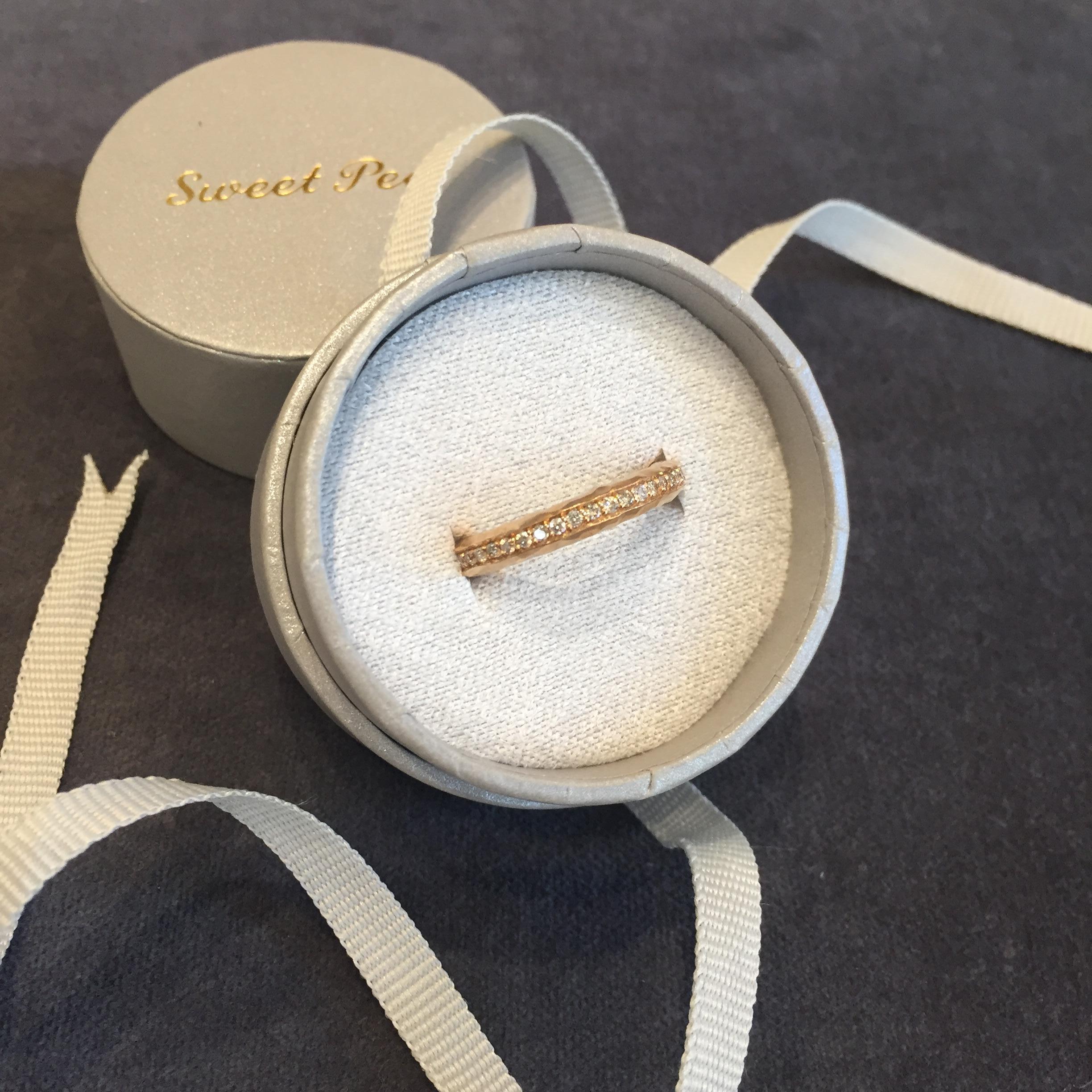 Contemporary Sweet Pea 18 Karat Rose Gold Hammered Eternity Band Ring with Champagne Diamonds For Sale