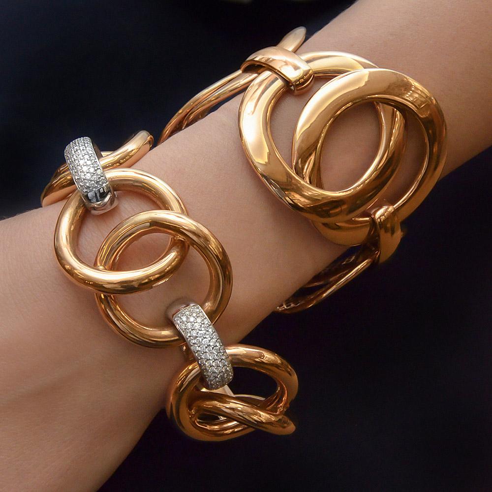 Modern 18 Karat Rose Gold Link Bracelet with 3.65 Carat Diamond Sections For Sale