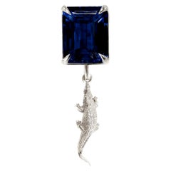 18 Karat White Gold Mesopotamia Contemporary Brooch with Blue Sapphire
