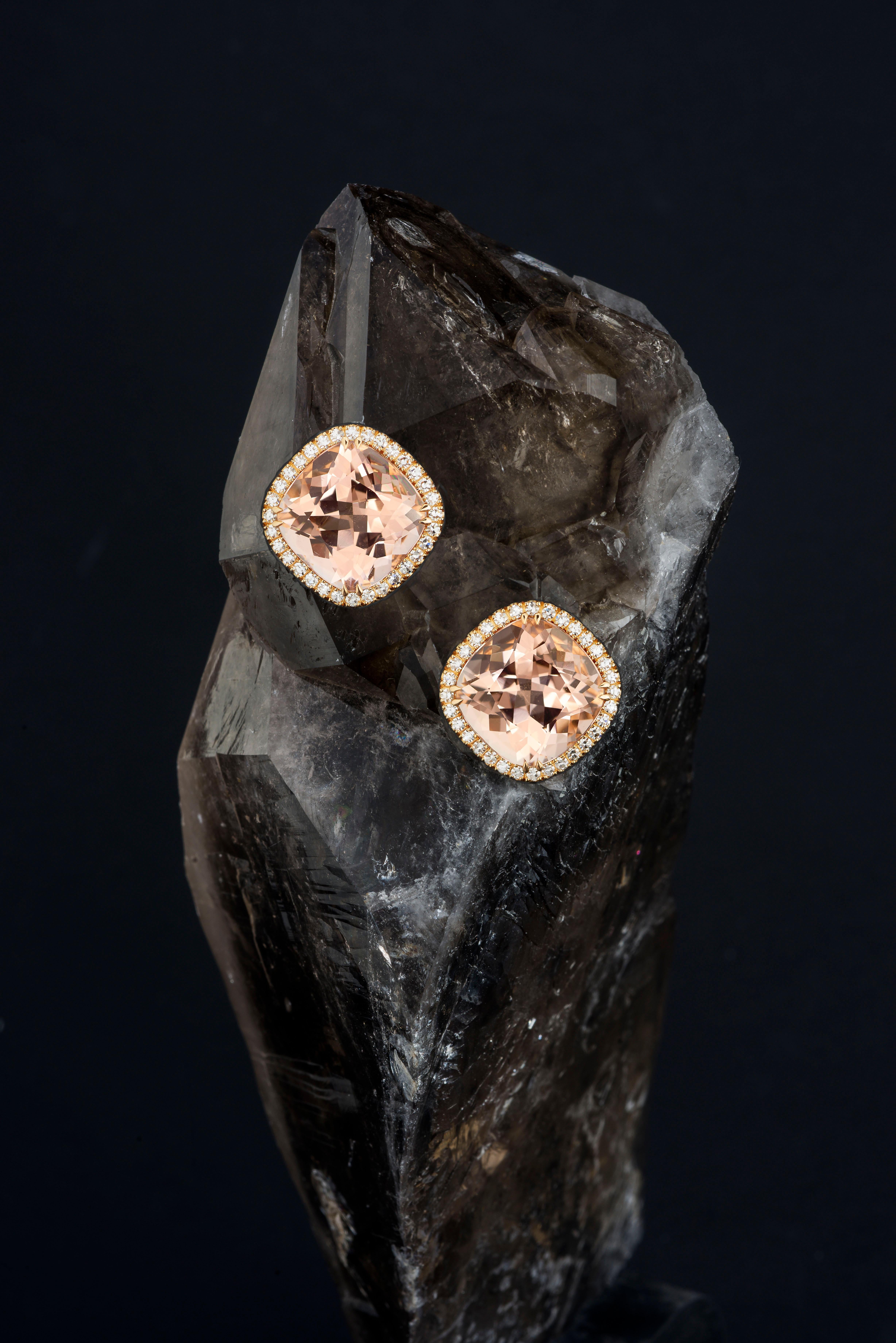 18 Karat Rose Gold Morganites 33.49 Carat Diamond Entourage 0.69 Carat Earrings In New Condition For Sale In Zurich, CH