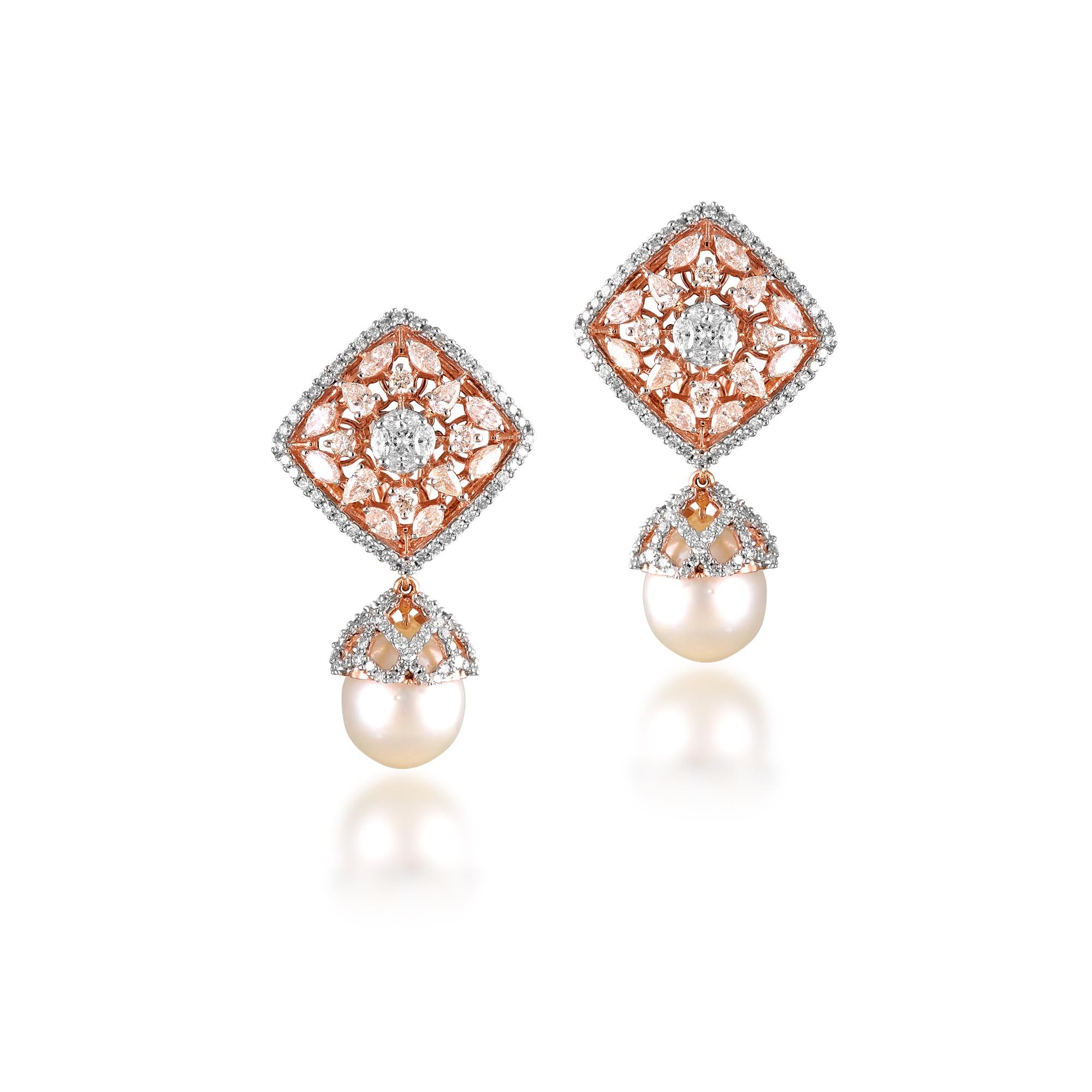 Moderne Clous d'oreilles en or rose 18 carats avec perles et diamants blancs en vente