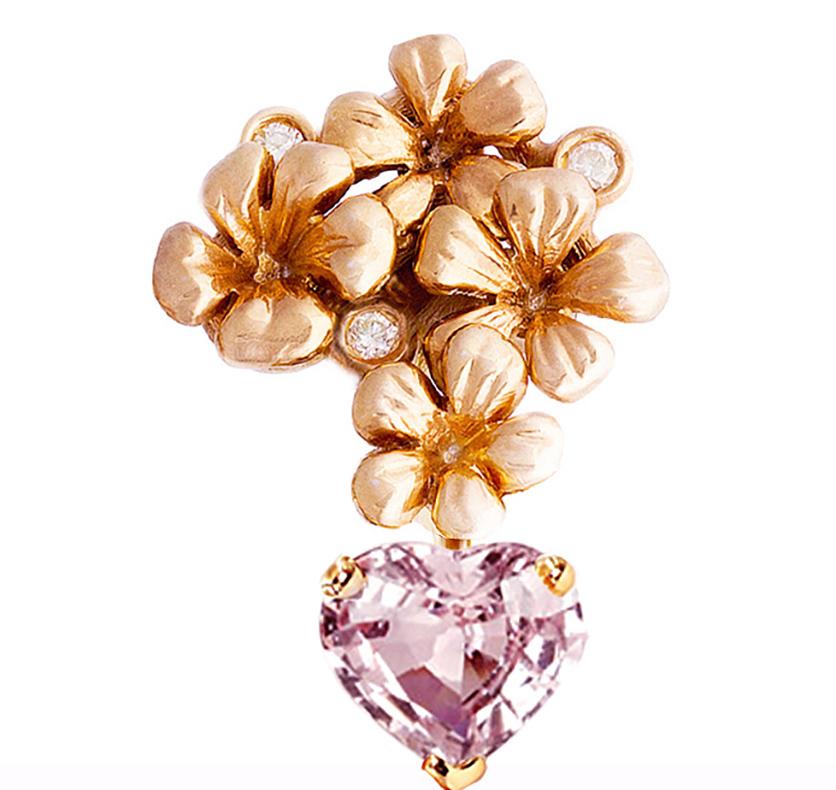 Contemporain Collier pendentif Padparadscha en or rose avec saphirs roses taille cœur certifiés GGTL en vente