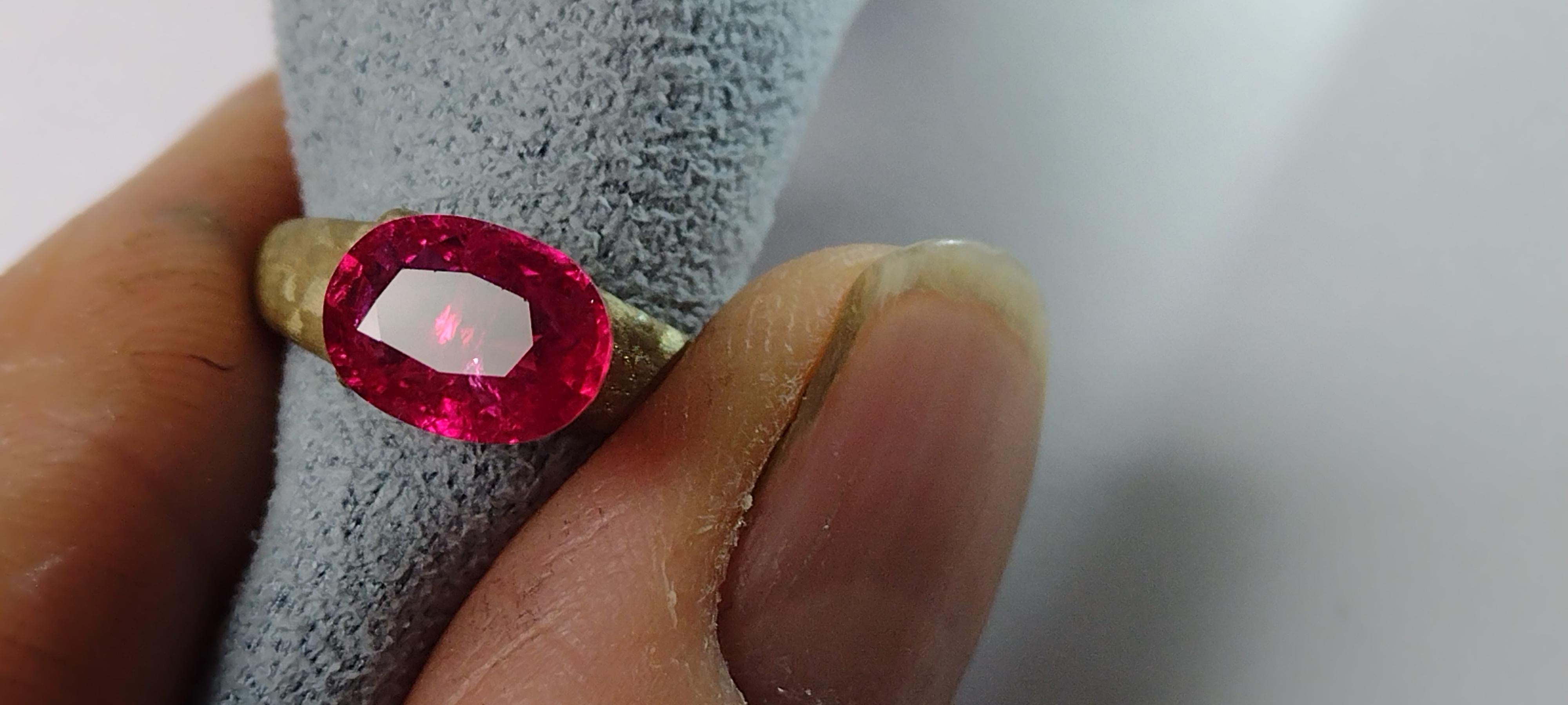En venta: Anillo Escultura de Rubí Sangre de Paloma de Oro Rosa de 18 Kilates  6
