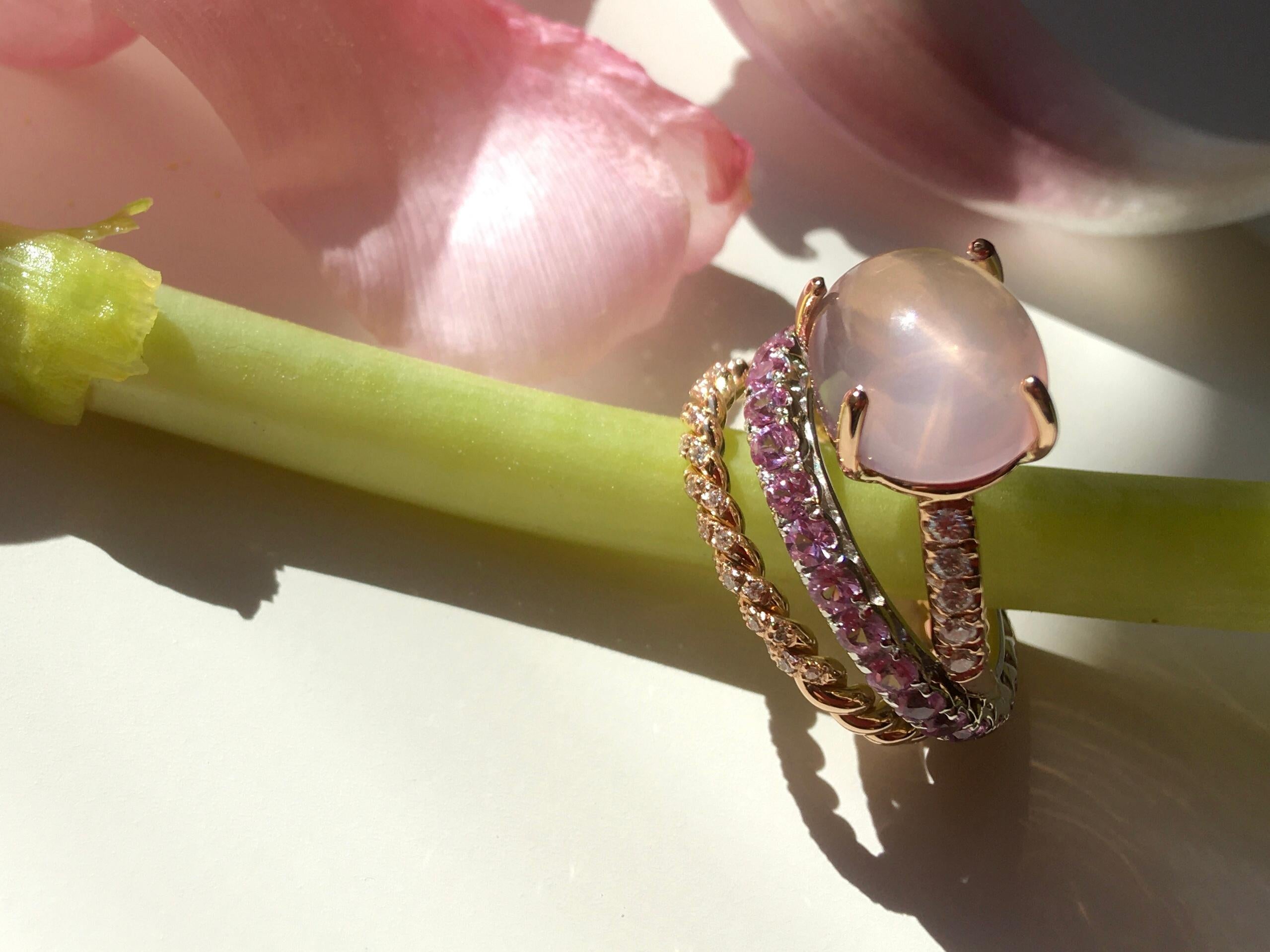 Bague en or 18 carats avec saphirs roses de 3 carats et quartz rose et diamants blancs de 10 carats en vente 9