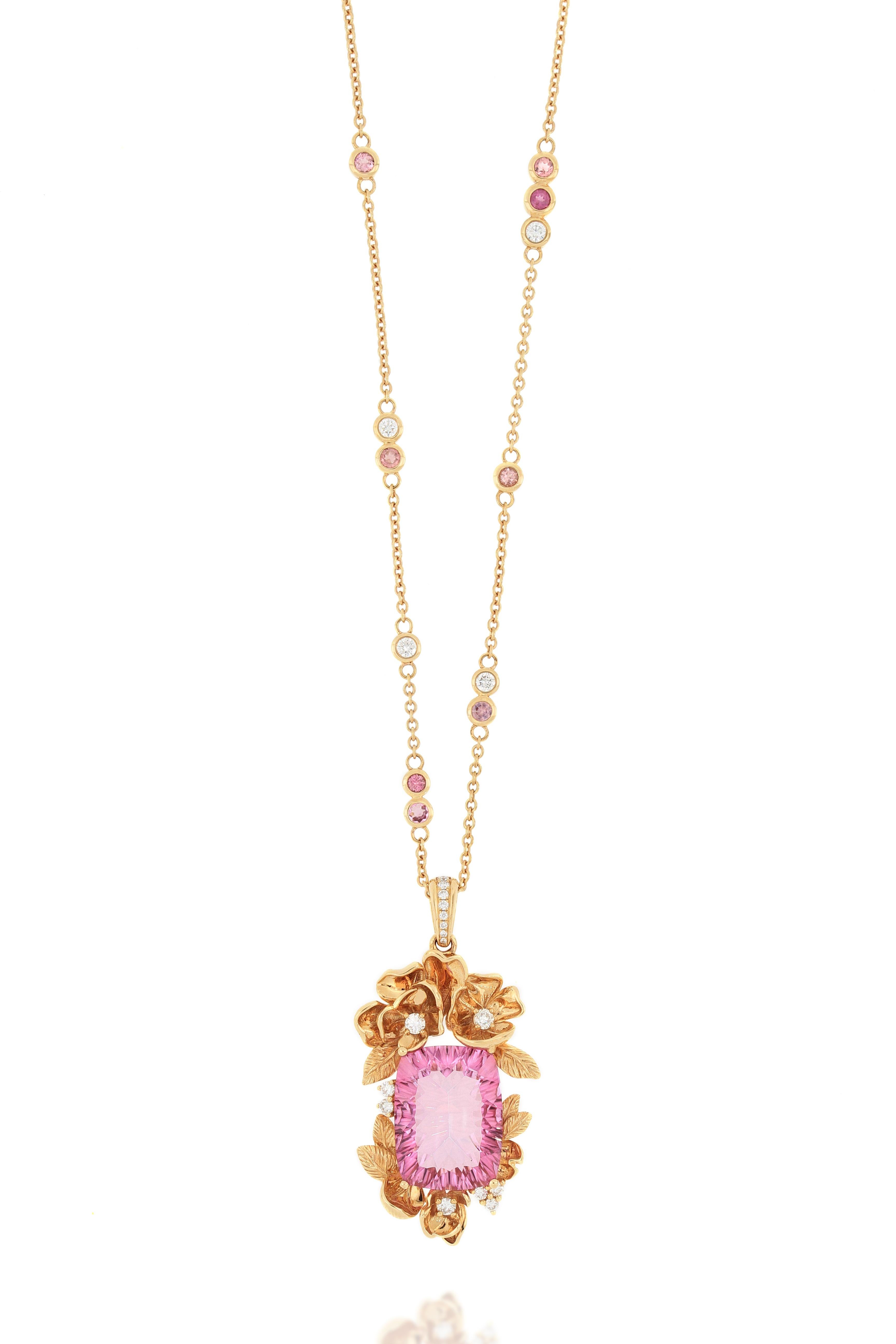 Contemporain Pendentif avec collier en or rose 18 carats et topaze rose en vente