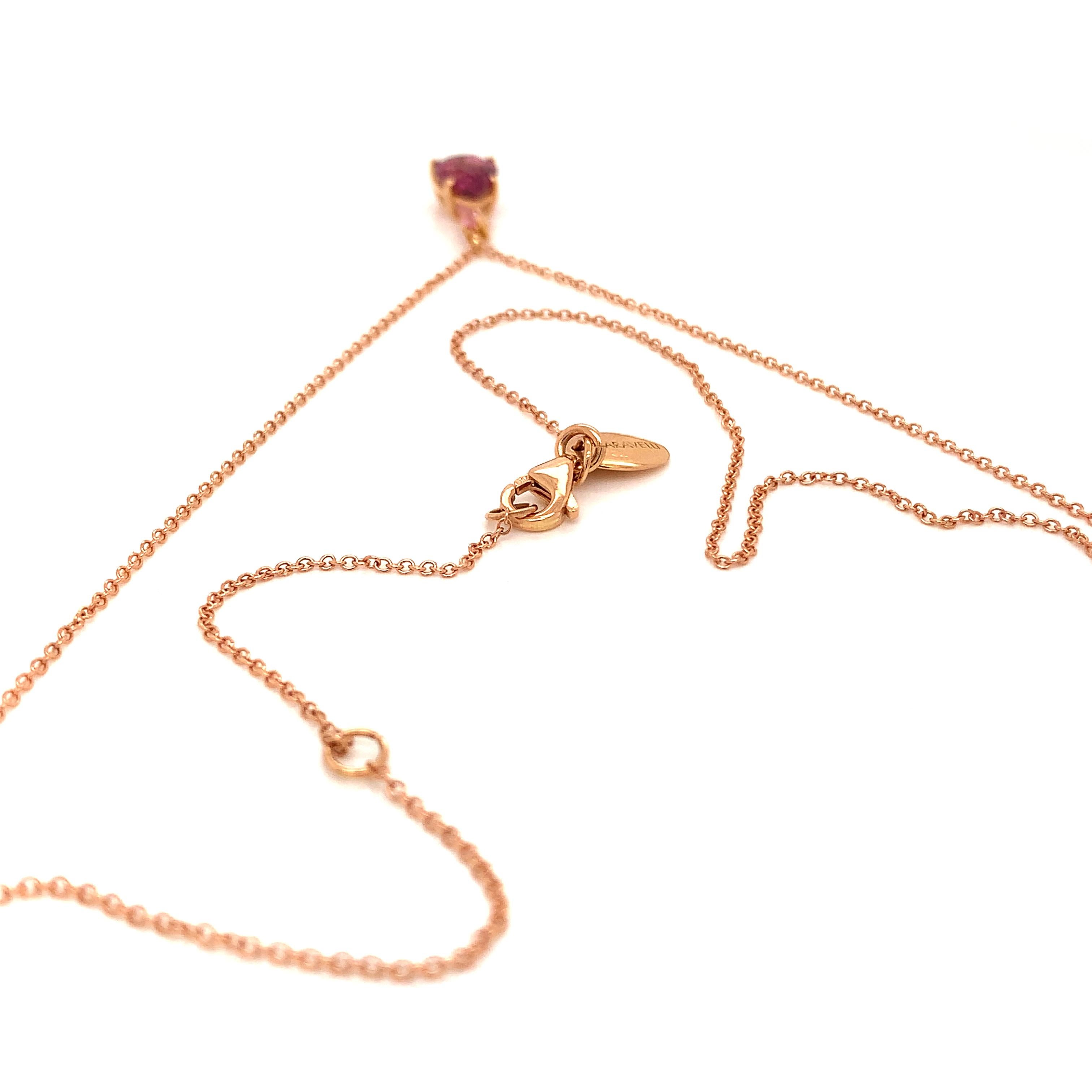 Garavelli pendant with chain in drop design, in rose gold 18 kt with pink tourmaline and pink sapphire, the perfect holiday gift.
The total chain lenght is 44 cm / inches 17 with a loop at 40 cm /15.5 inches
18kt GOLD grs : 2.85
pink tourmaline ct
