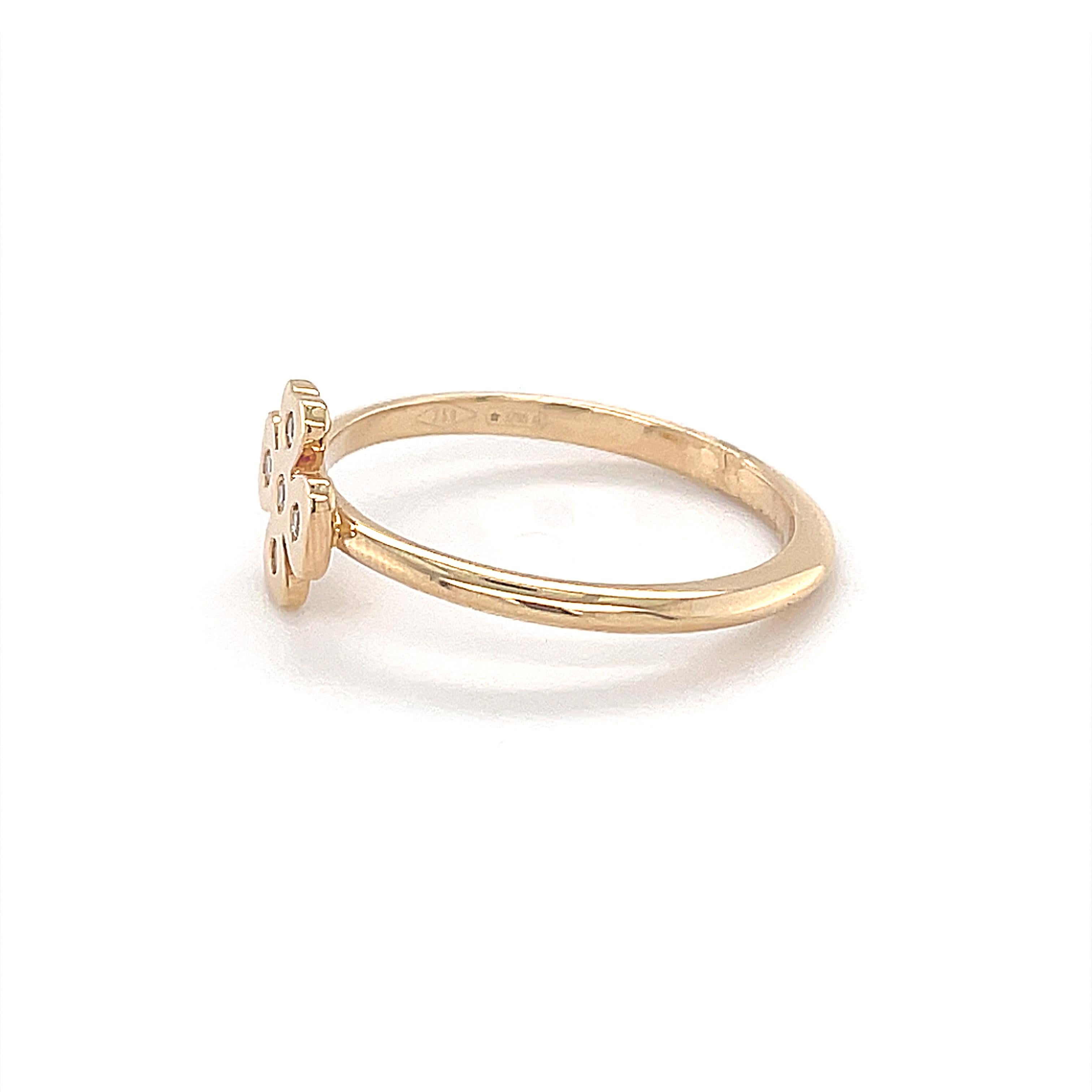 Women's 18 Karat Rose Gold Quatrefoil Shape Diamond Fashion Ring For Sale