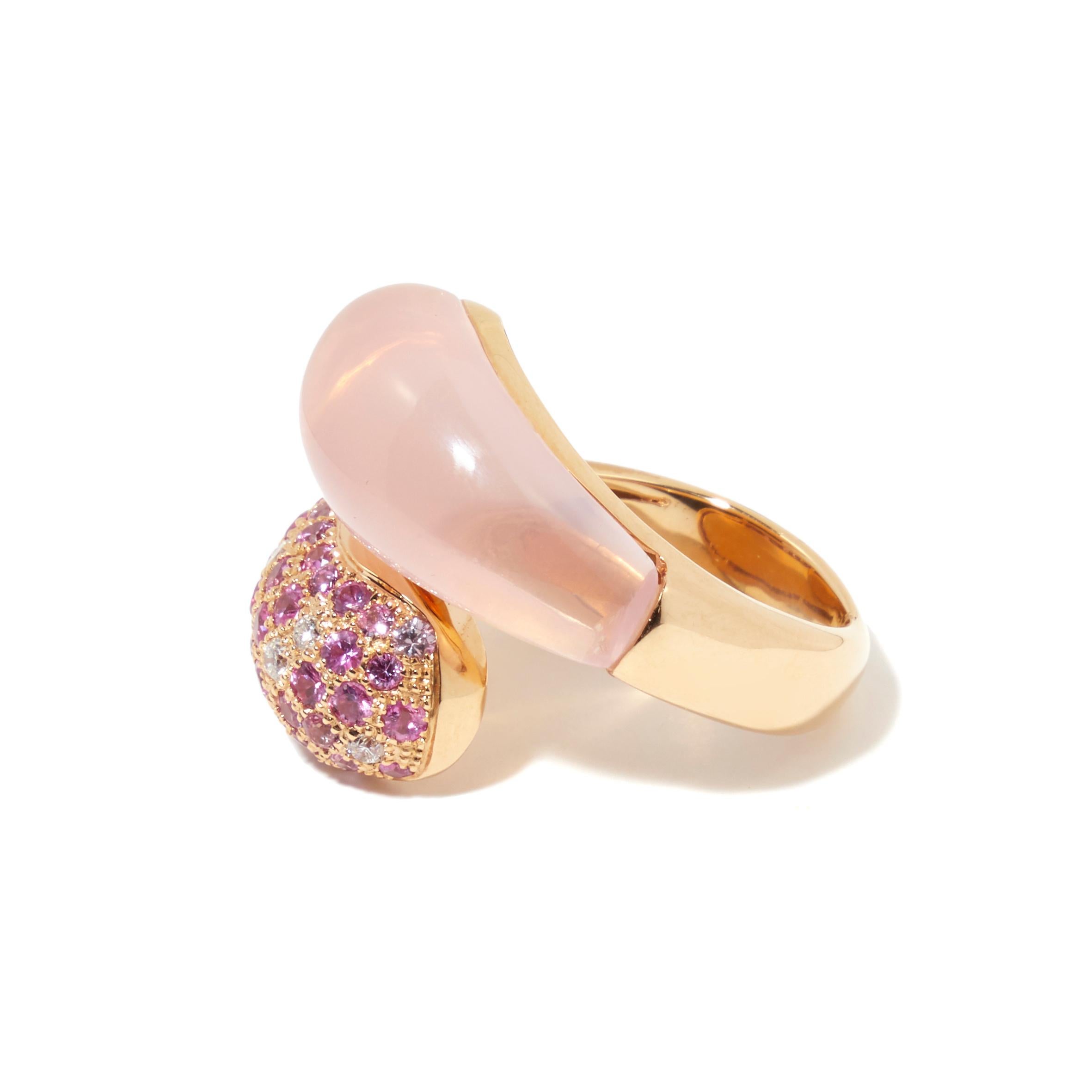 Modern 18 Karat rose gold ring Sculpted pink quartz, pink sapphire and diamonds For Sale