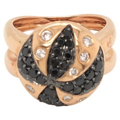 18 Karat Rose Gold Ring Set with Black and White Diamonds Made in Italy