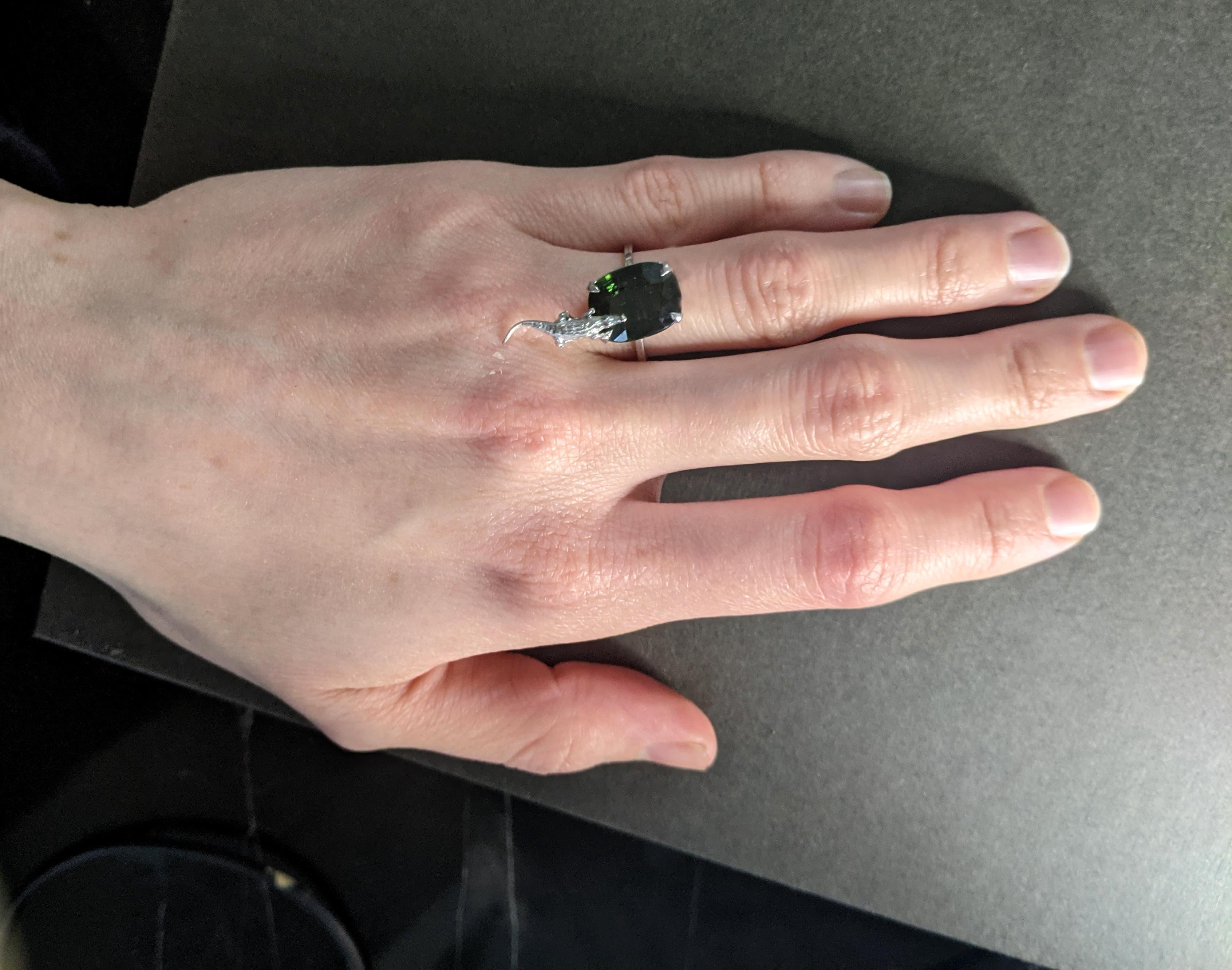 Achtzehn Karat Roségold Ring mit natürlichem Smaragd im Kissenschliff im Angebot 5