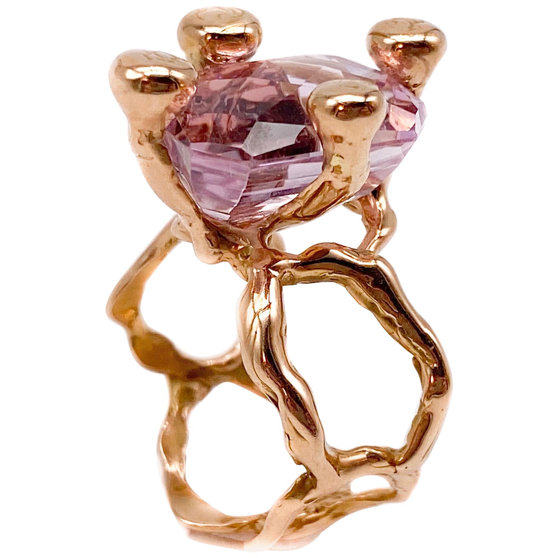 18 Karat Rose Gold Ring with Kunzite For Sale