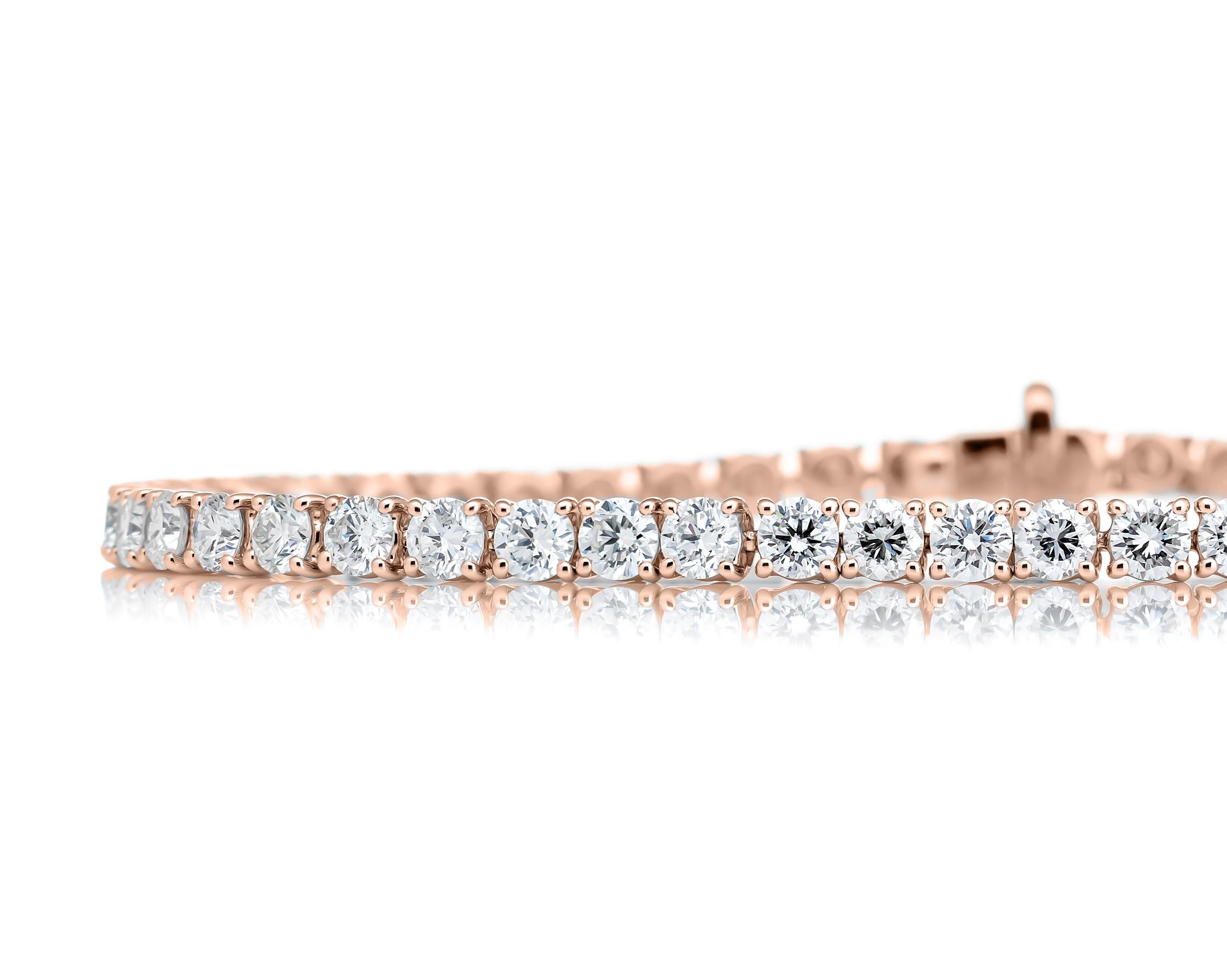 AS29
18k rose gold round diamond bracelet
You don't need any more accessories if you have this 18k rose gold round diamond bracelet from AS29. Constructed from 18kt gold and adorned with diamonds this bracelet will make your wrist stand out. Shine