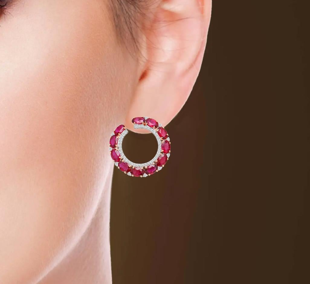 18 Karat Rose Gold 12.72 Carat Ruby and Diamond Contemporary Hoop Earrings In New Condition For Sale In Jaipur, IN