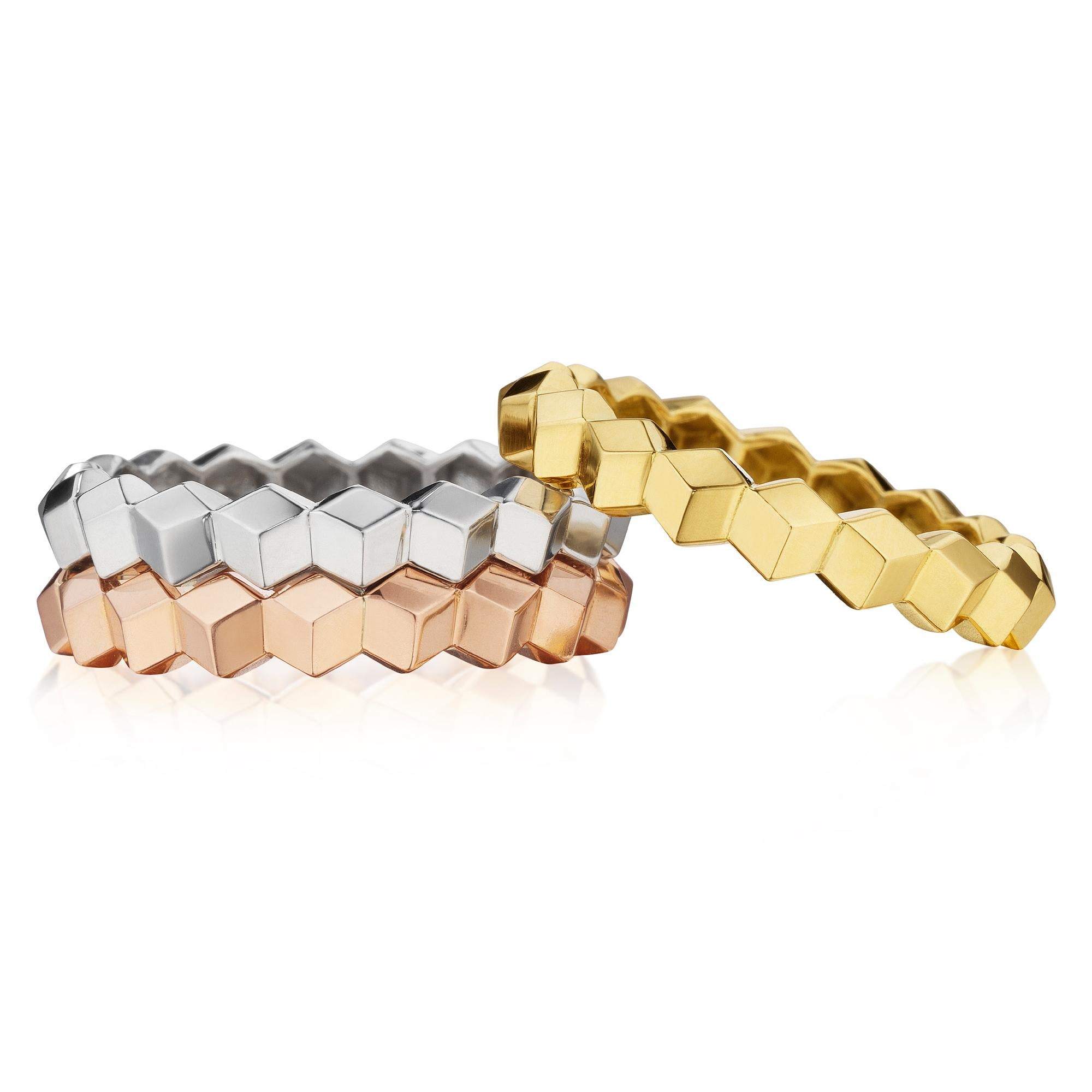 High polish 18kt rose gold stackable Brillante® ring.

Translated from a quintessential Venetian motif, the Brillante® jewelry collection combines strong jewelry design, cutting edge technology and fine engineering.

A bracelet from this iconic and
