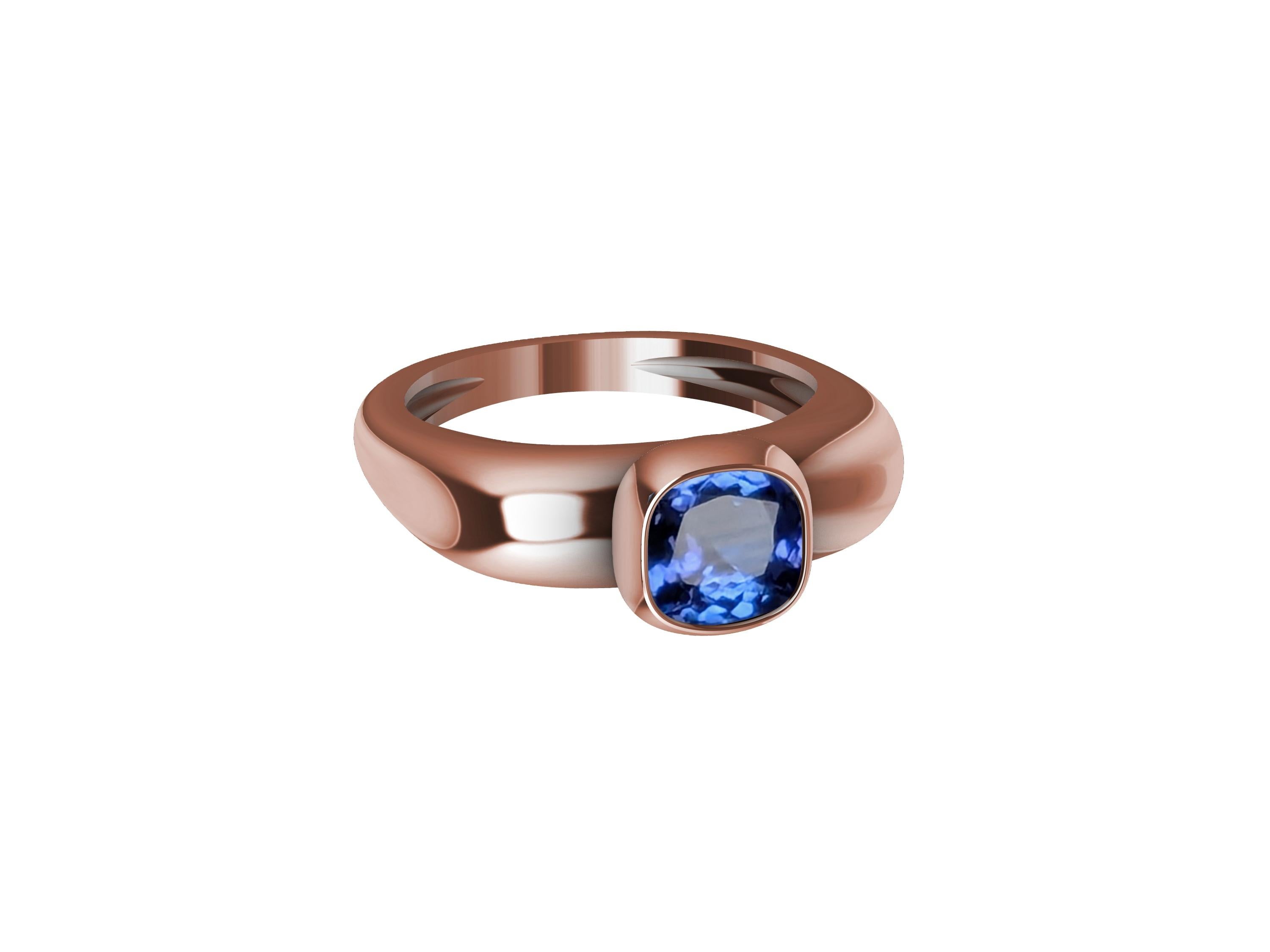Anillo escultura de tanzanita de oro rosa de 18 quilates, diseñador de Tiffany, Thomas Kurilla es realmente un escultor de corazón.  Mantener la sencillez. Esta idea de simplificar tu vida también puede trasladarse a un estilo de vida de diseño.